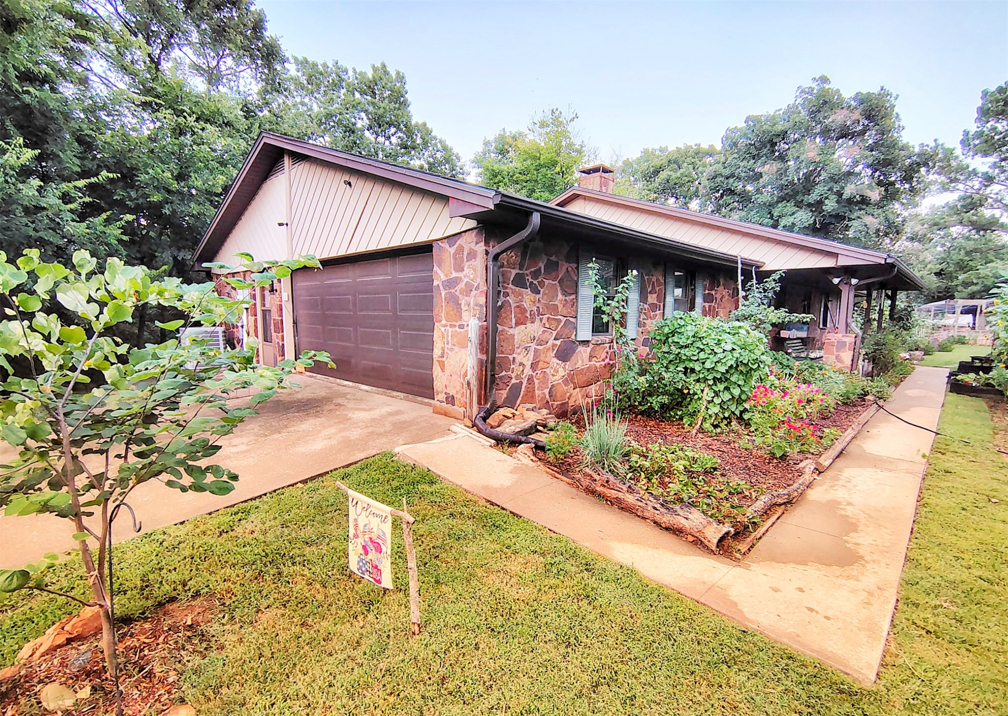 3512 N 3693p Property Photo 1