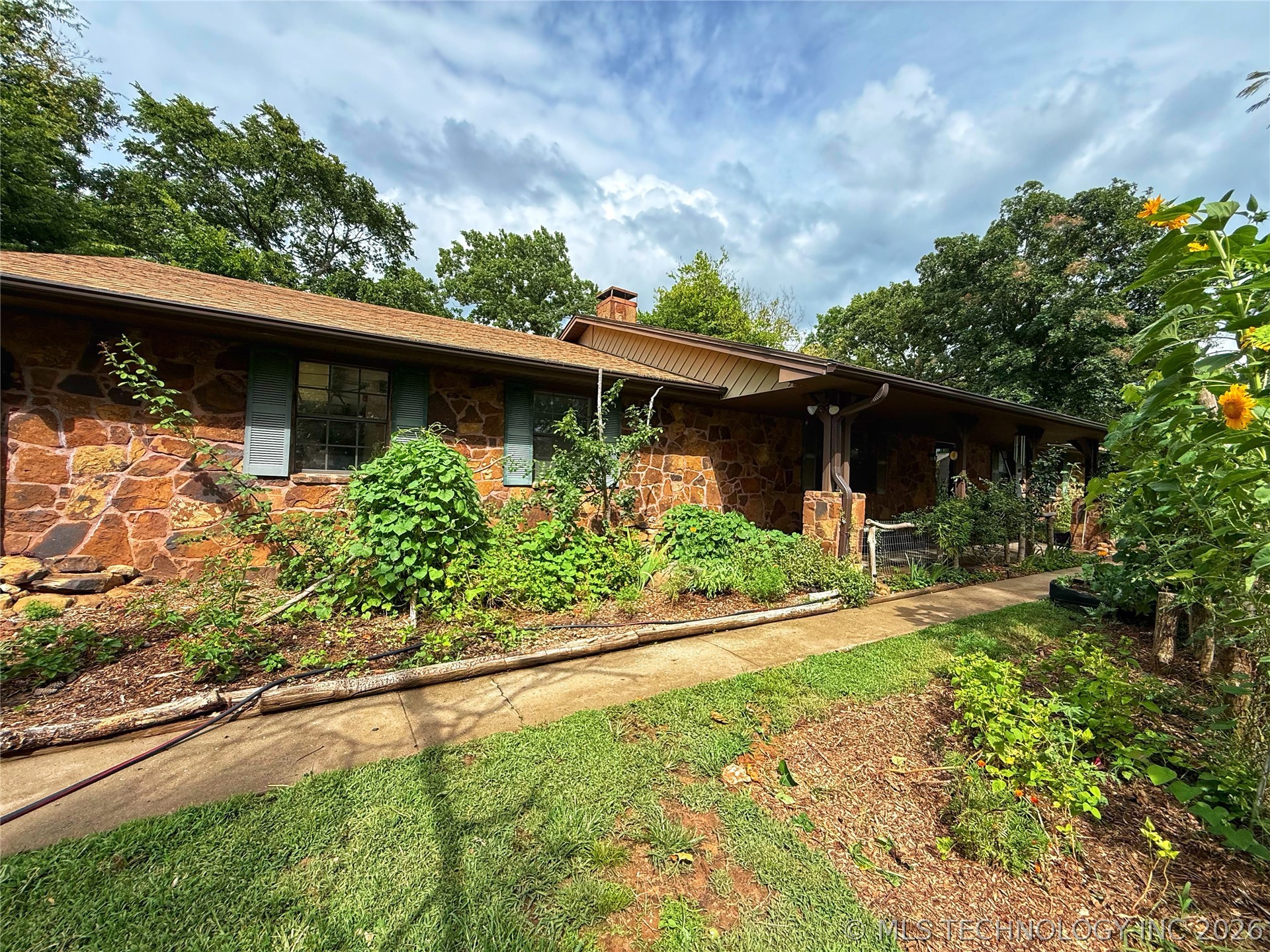 3512 N 3693p Property Photo 2