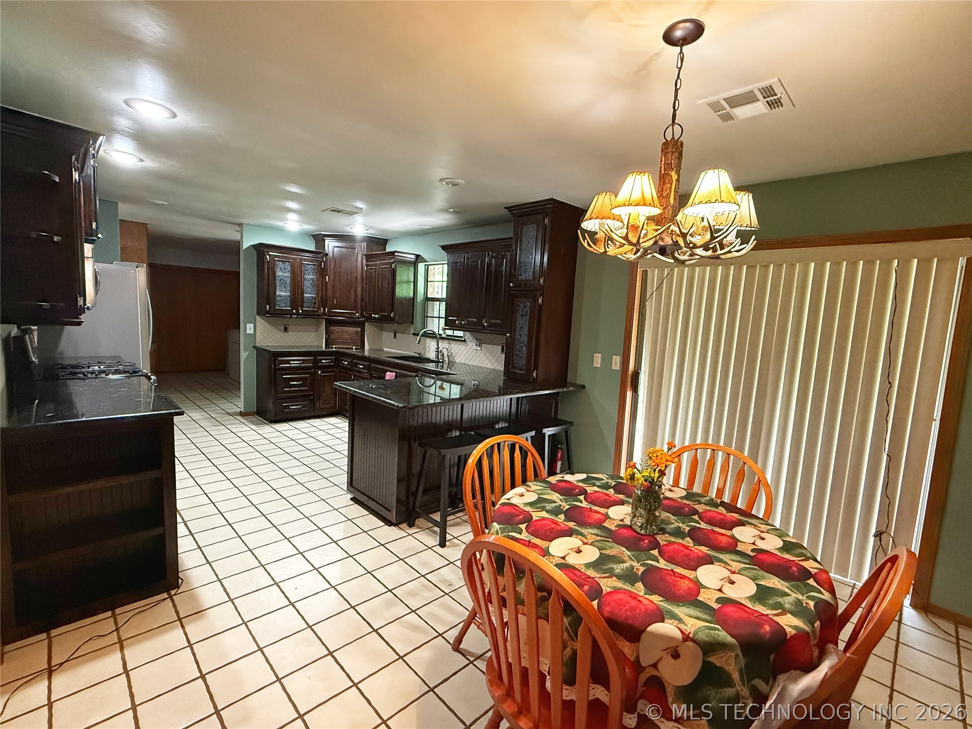 3512 N 3693p Property Photo 17