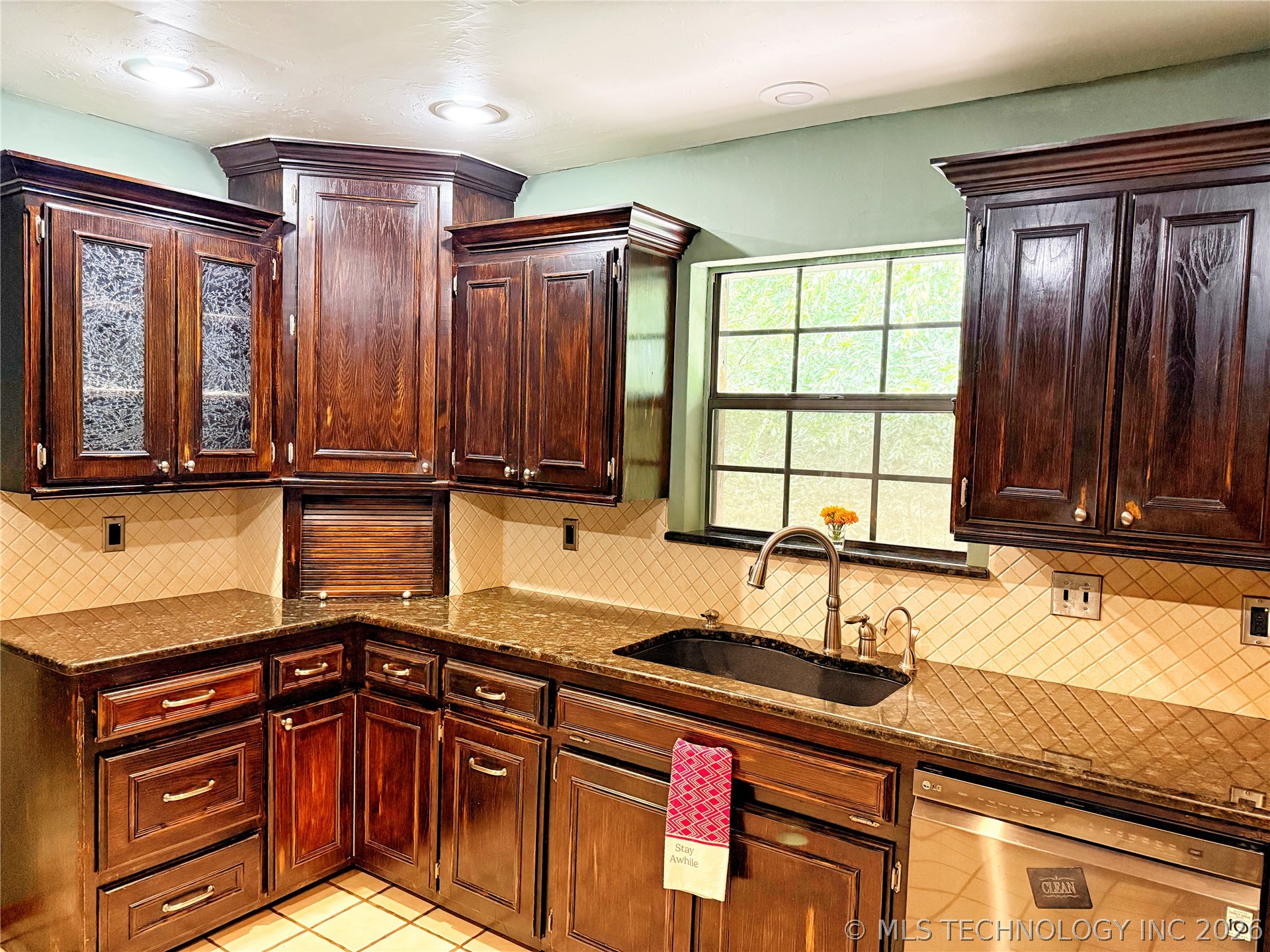 3512 N 3693p Property Photo 19