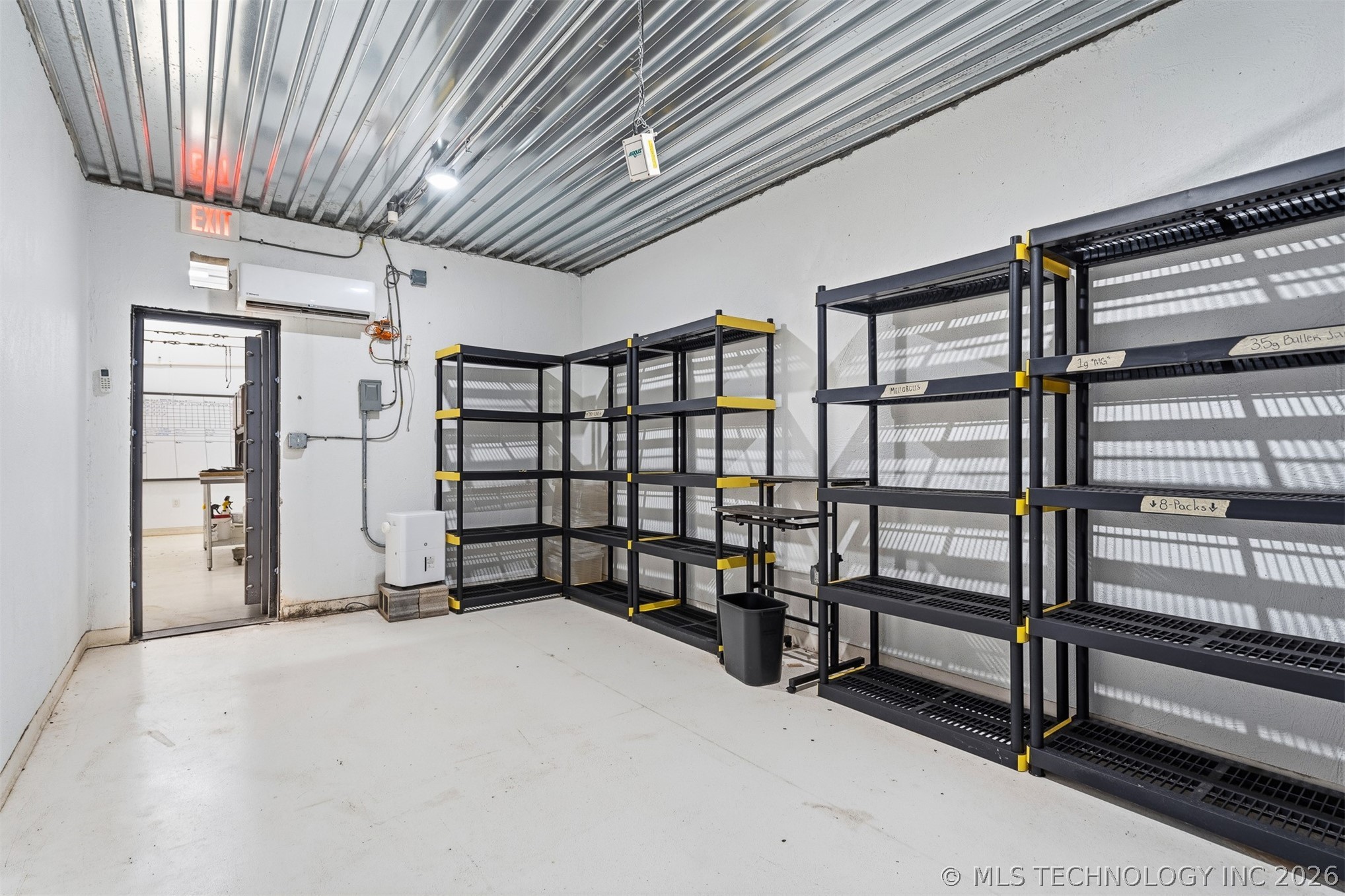 2626580 Property Photo 30