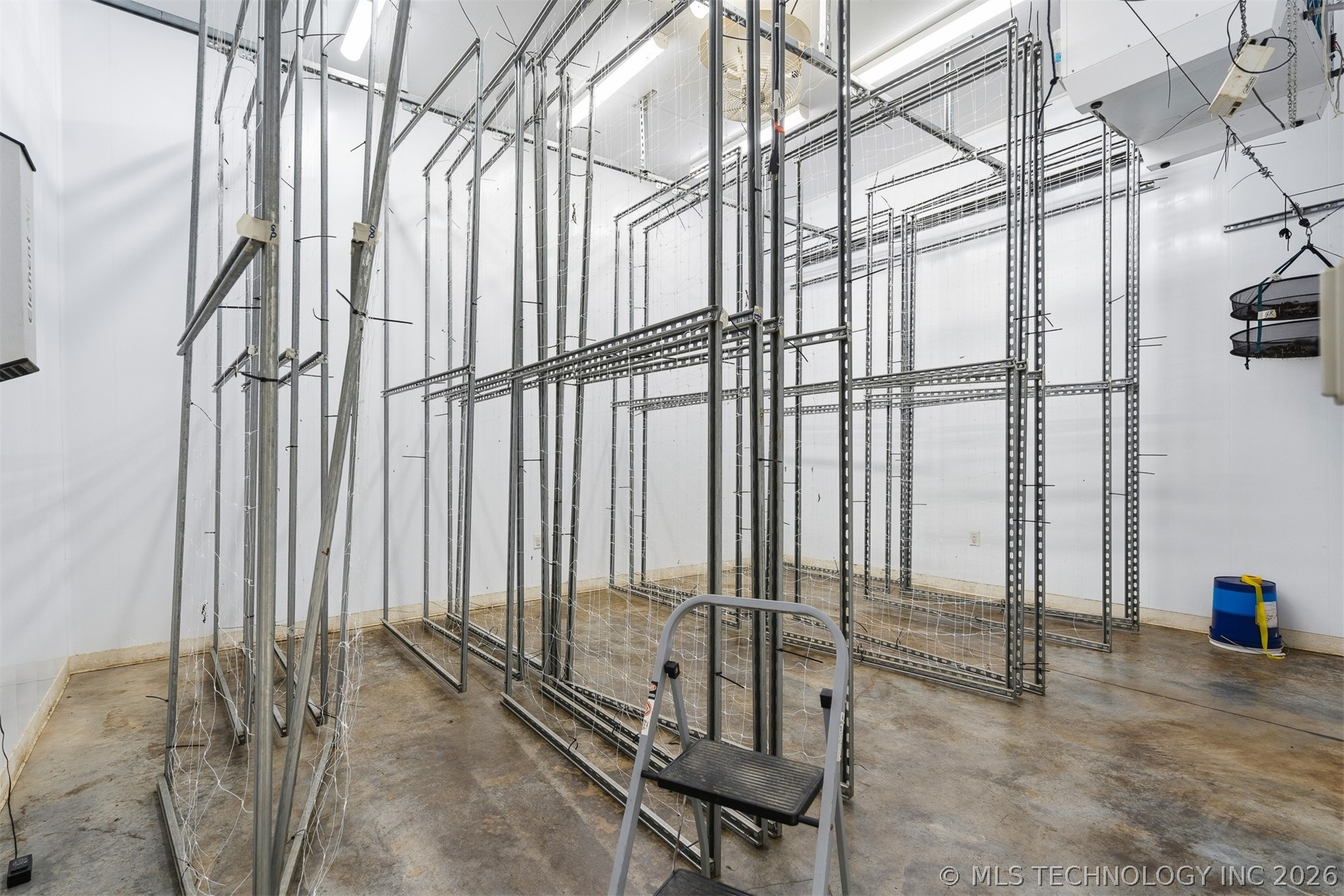 2626580 Property Photo 35