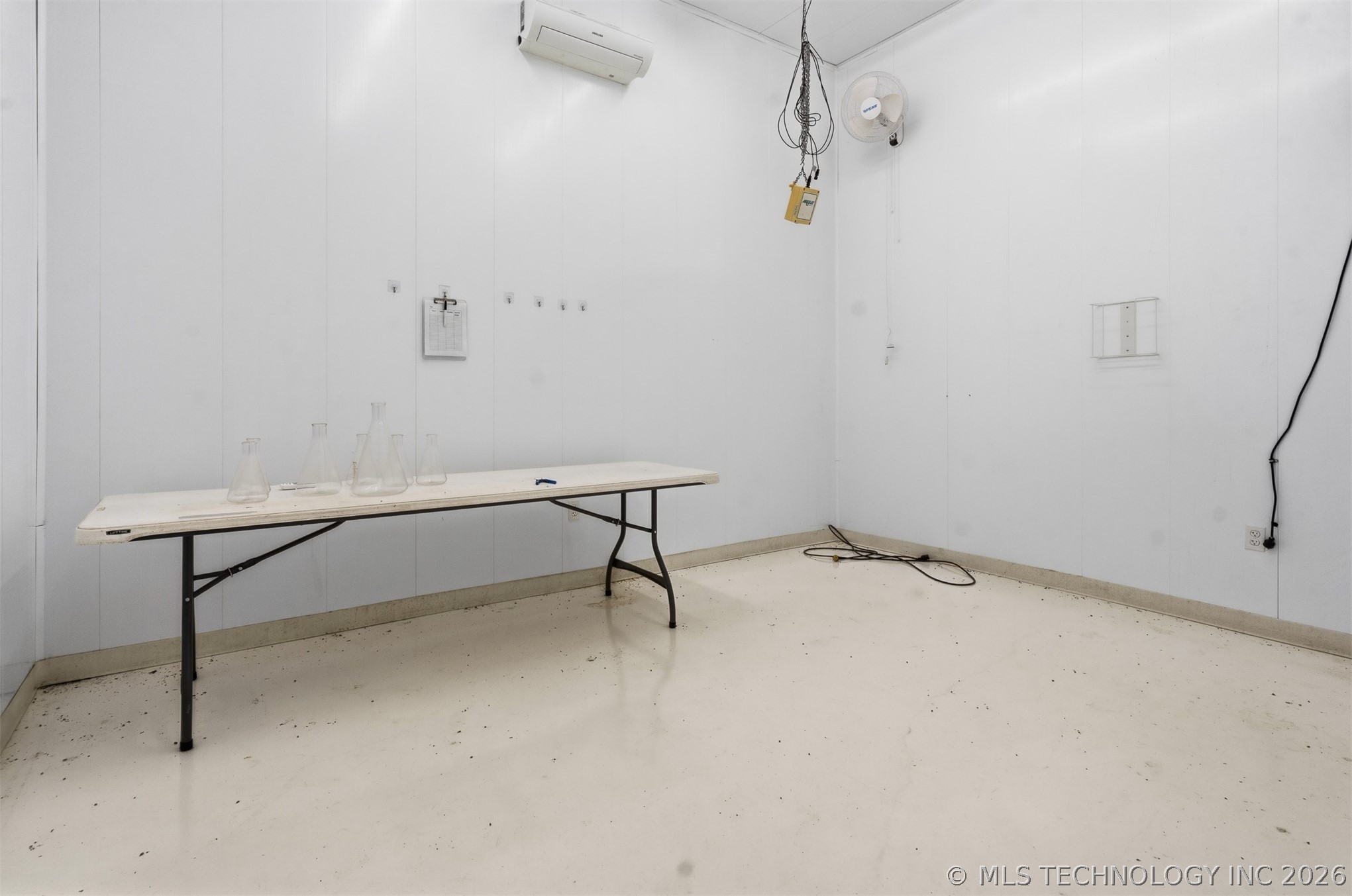 2626580 Property Photo 47