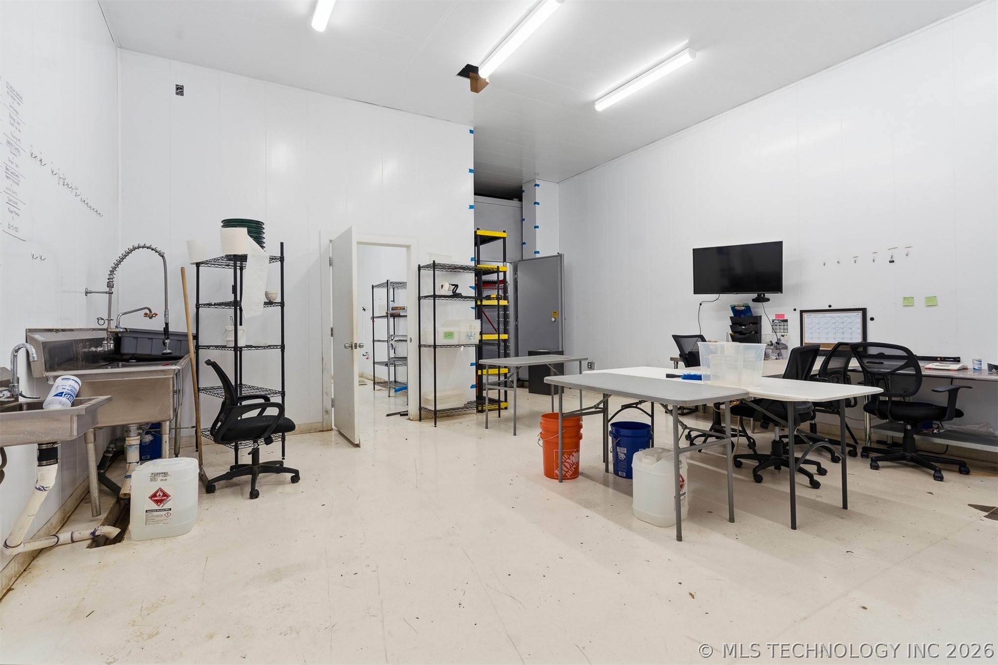 2626580 Property Photo 48