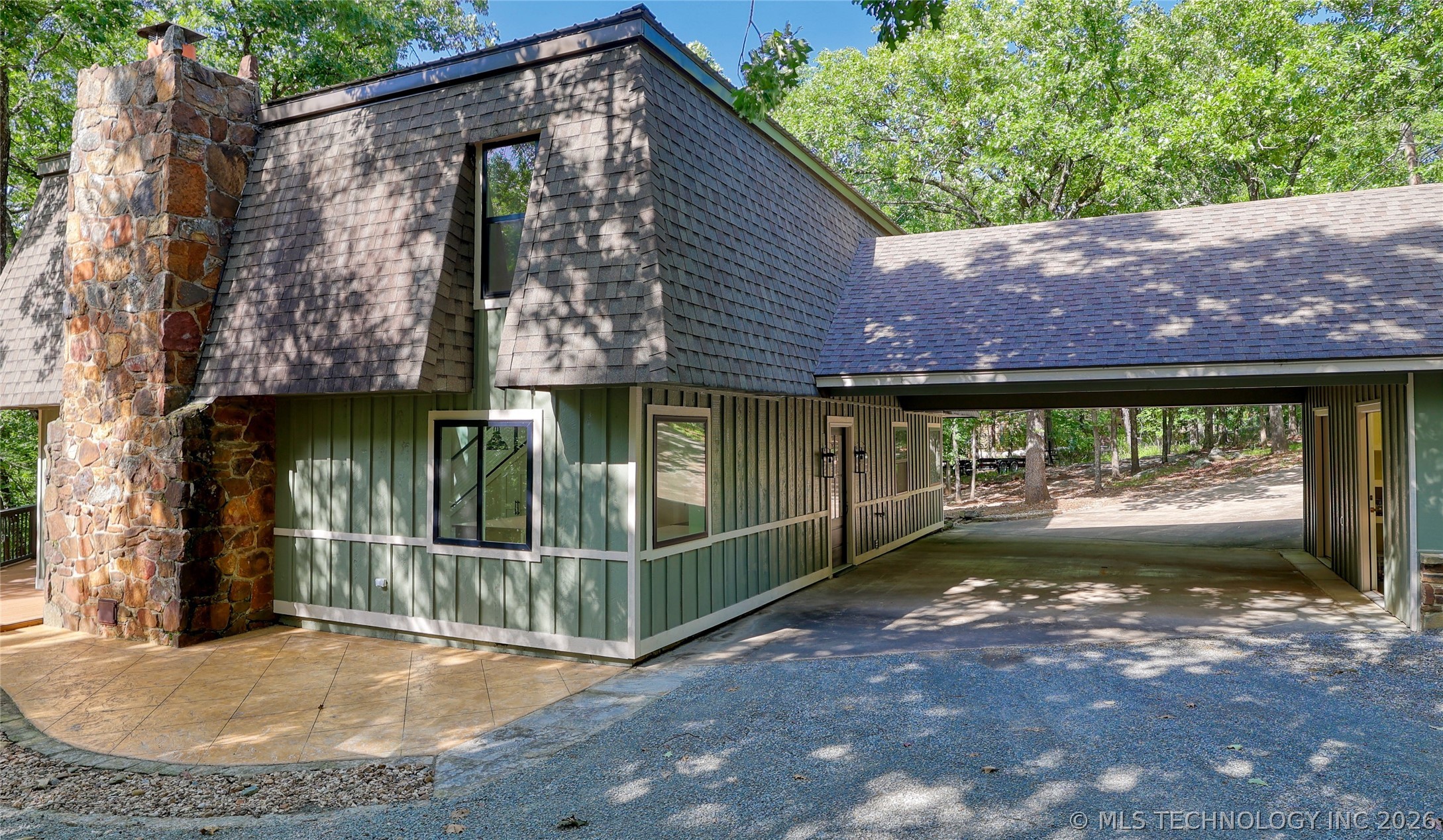 1296 Robin Hood Property Photo 2