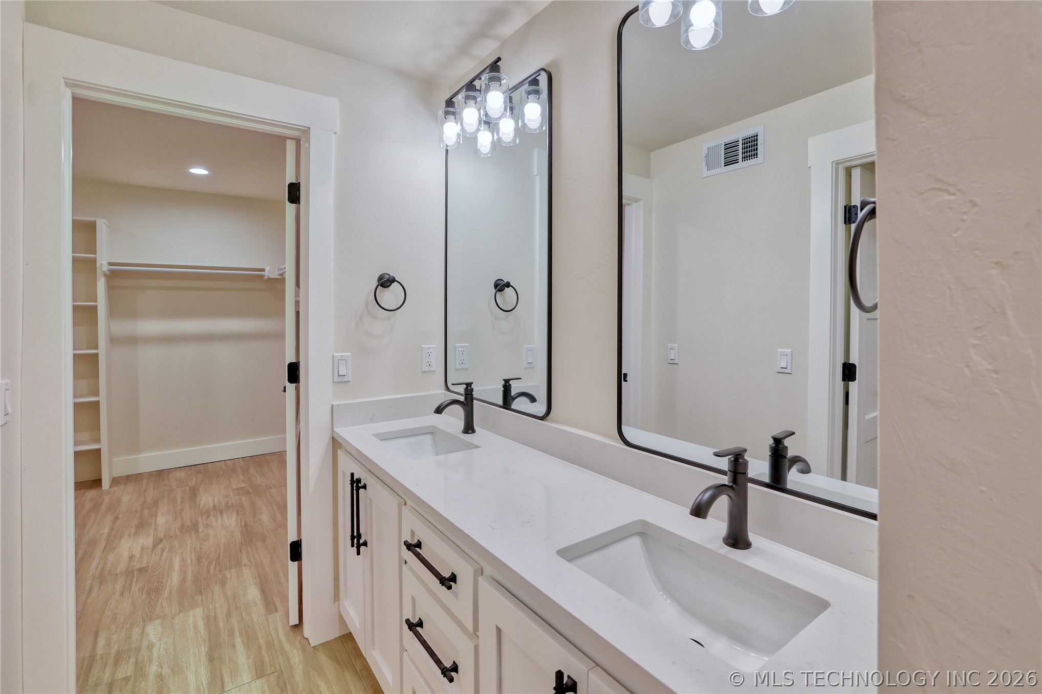 1296 Robin Hood Property Photo 21