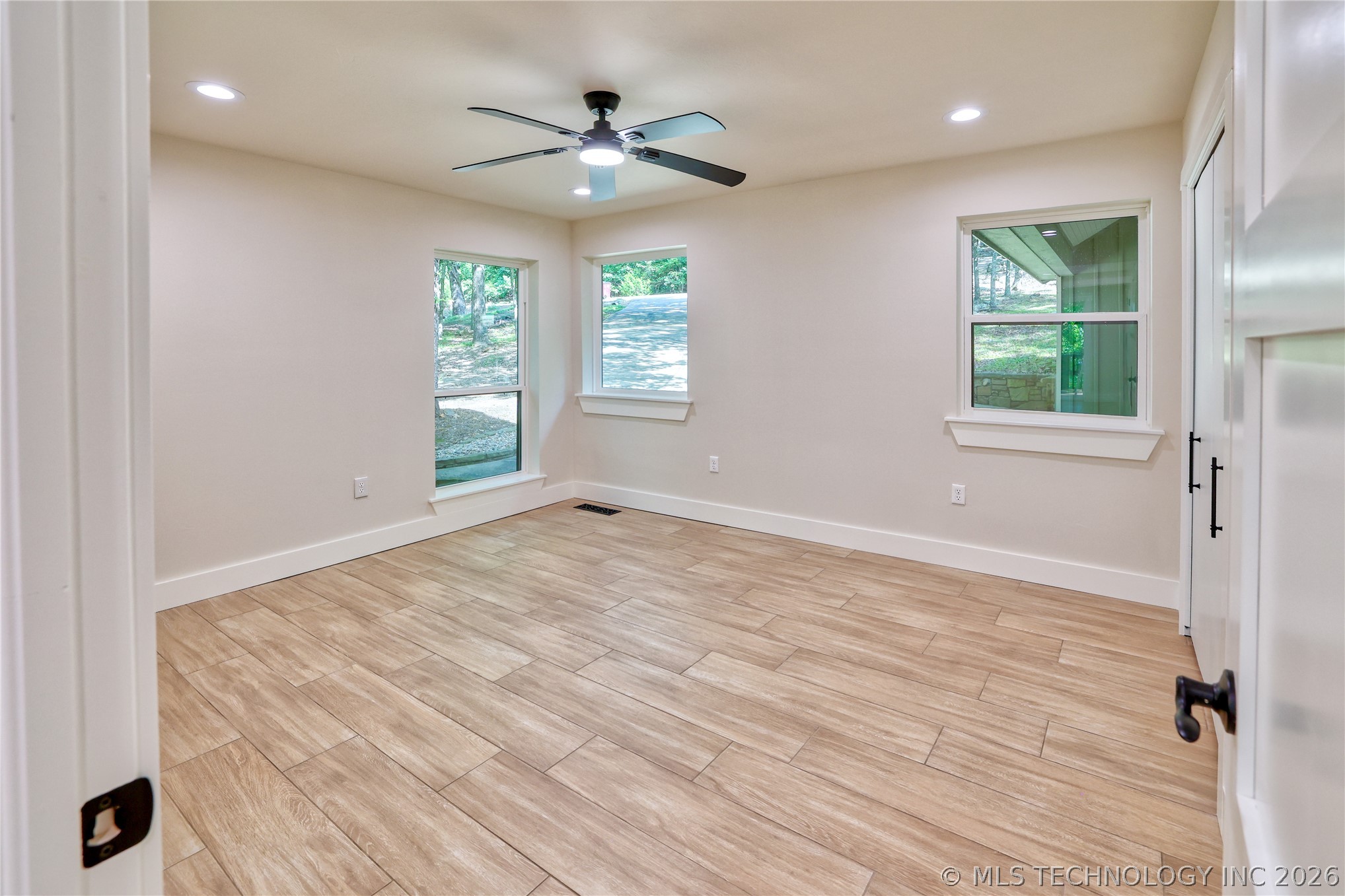 1296 Robin Hood Property Photo 32