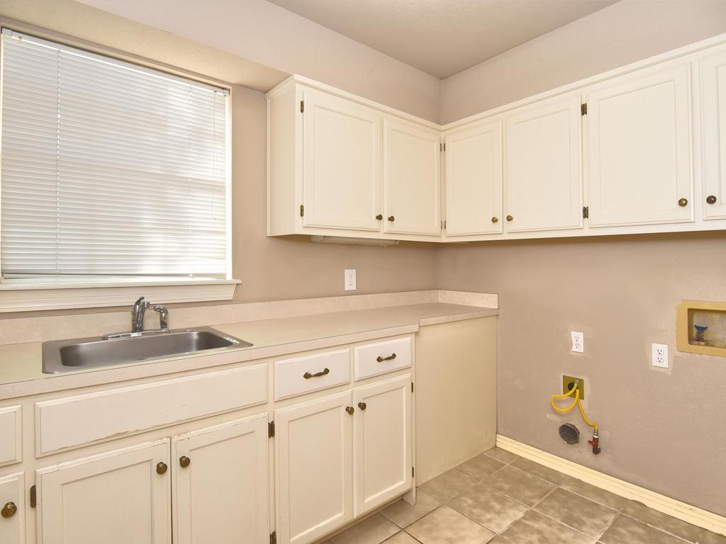 5117 E 77th Street Property Photo 22