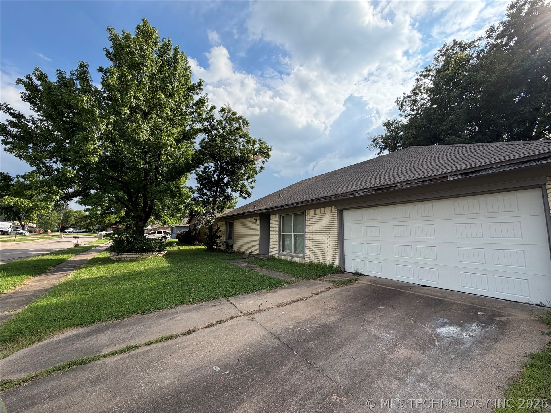 2202 S 117th Avenue E Property Photo 1