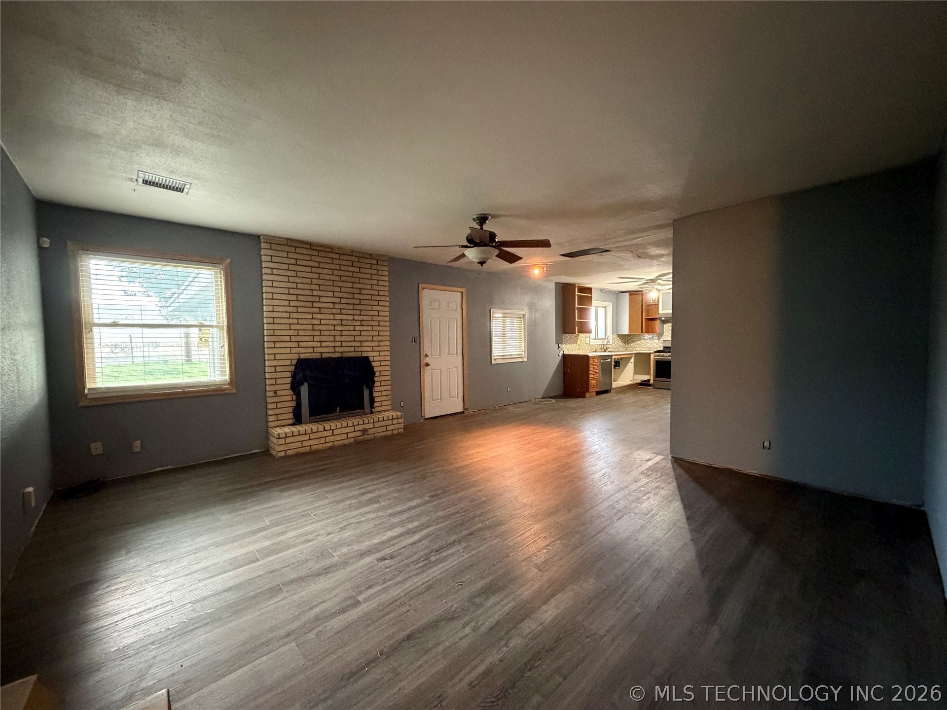 2202 S 117th Avenue E Property Photo 4