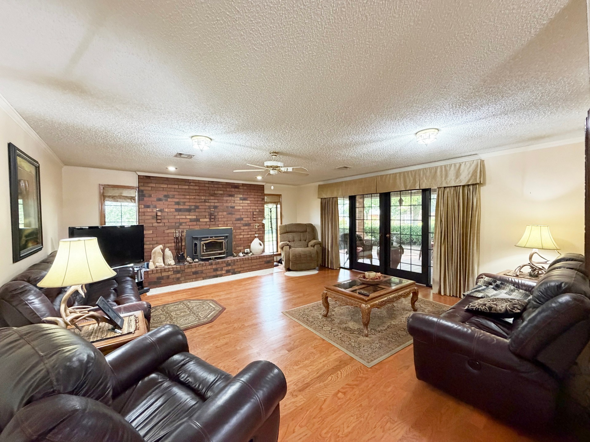 99 Greentree Drive Property Photo 7