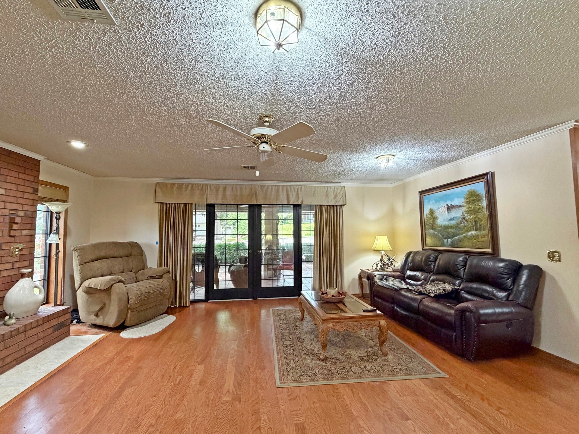 99 Greentree Drive Property Photo 10