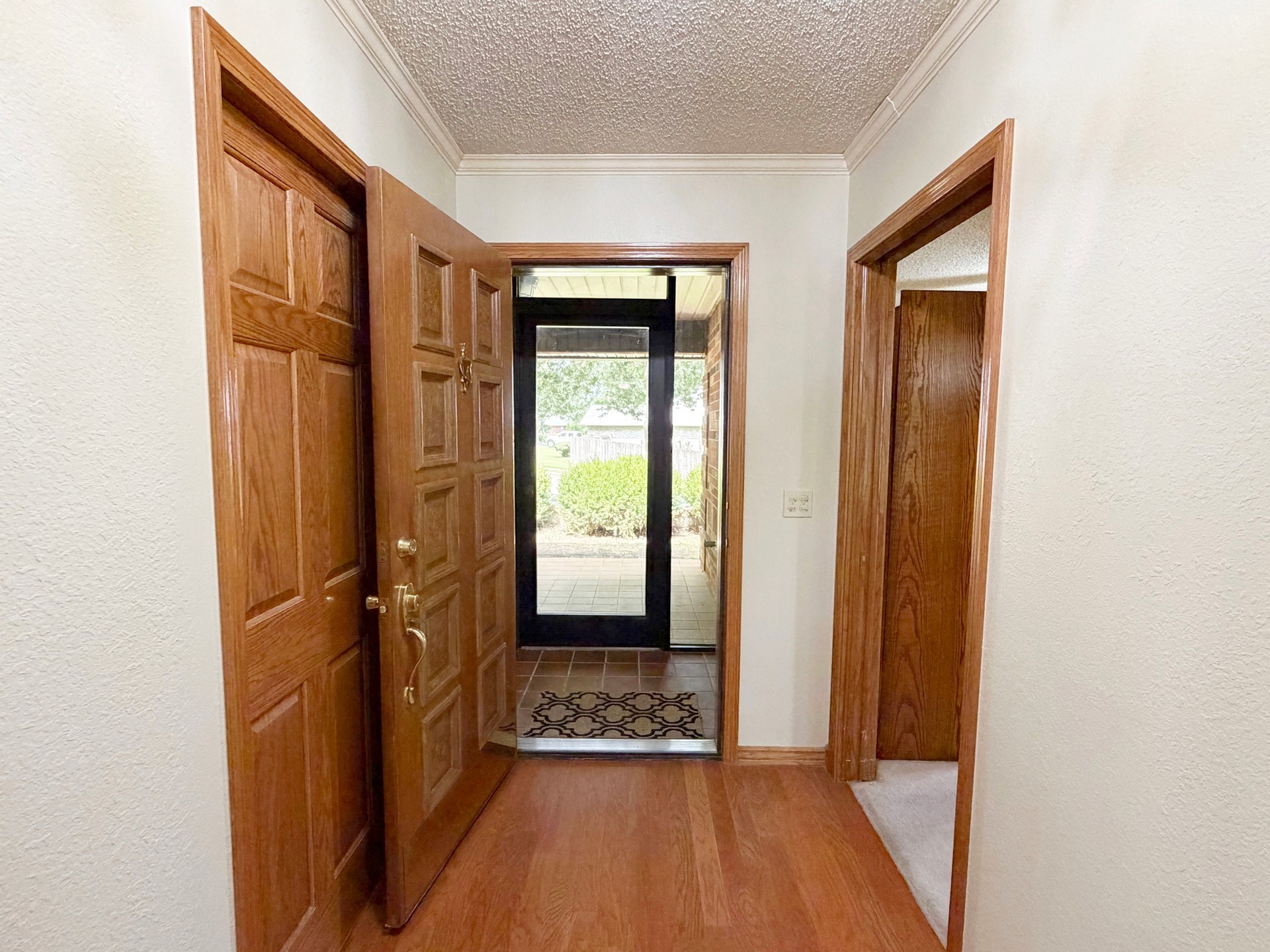 99 Greentree Drive Property Photo 11