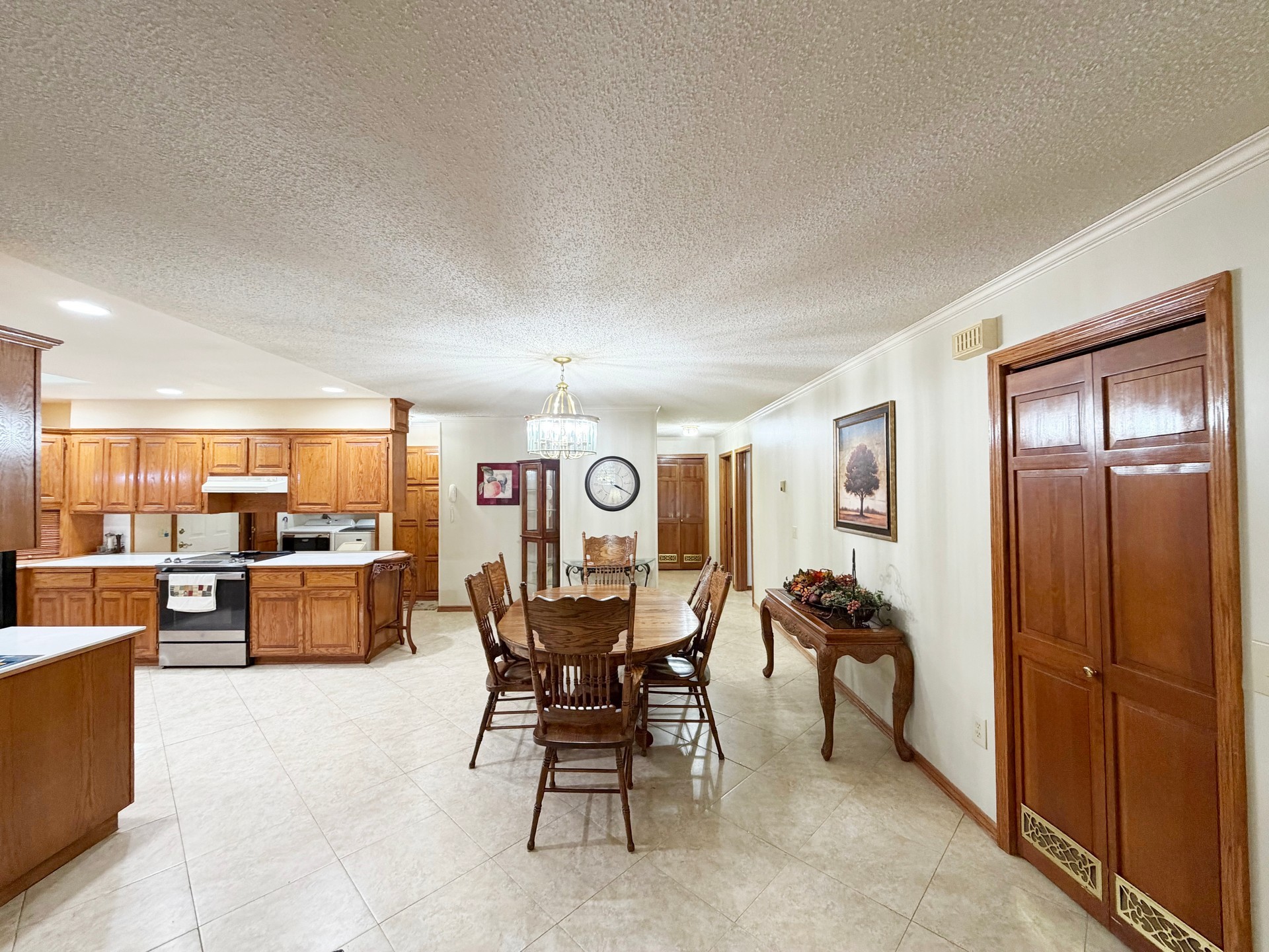 99 Greentree Drive Property Photo 21