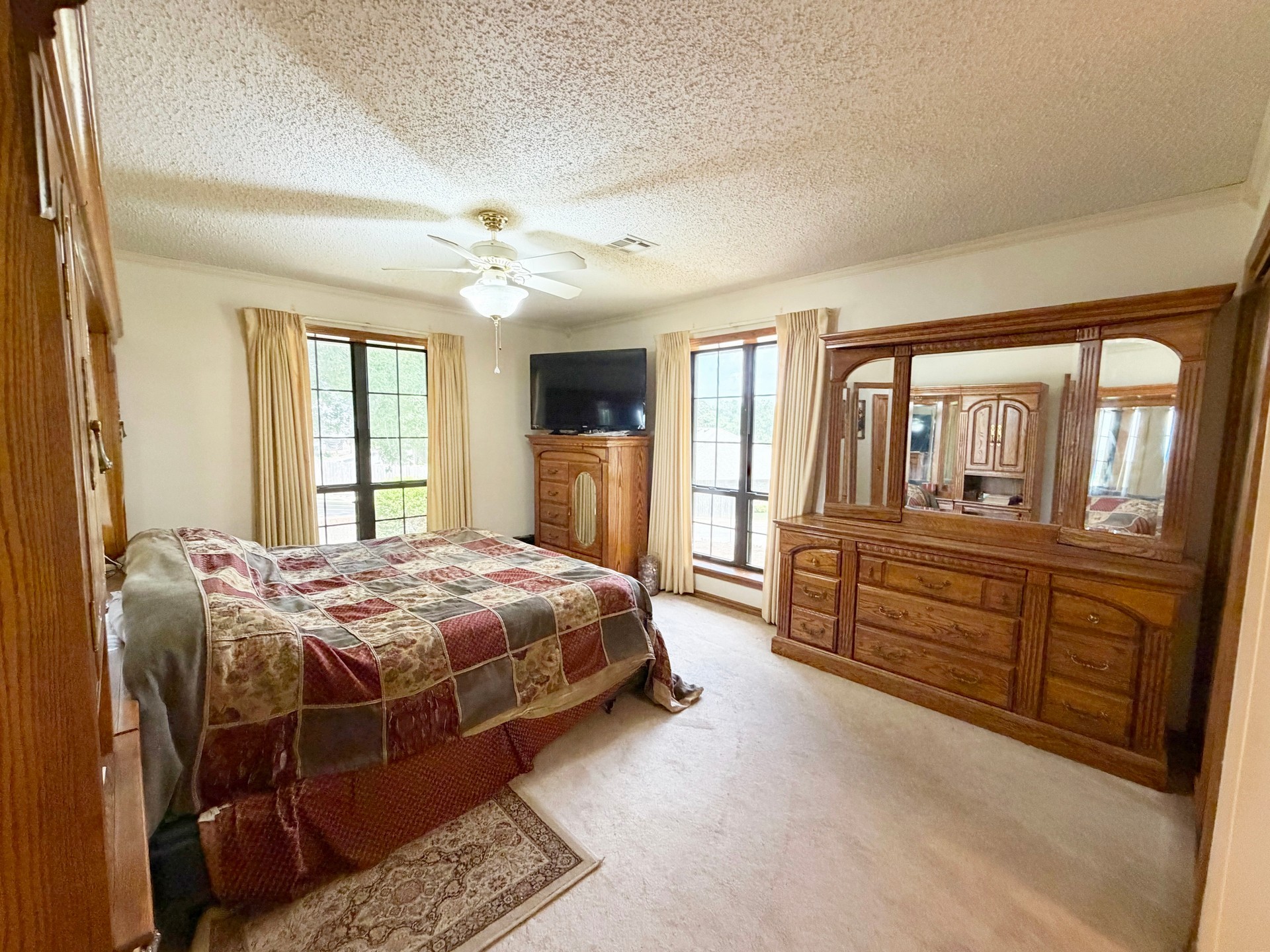 99 Greentree Drive Property Photo 23