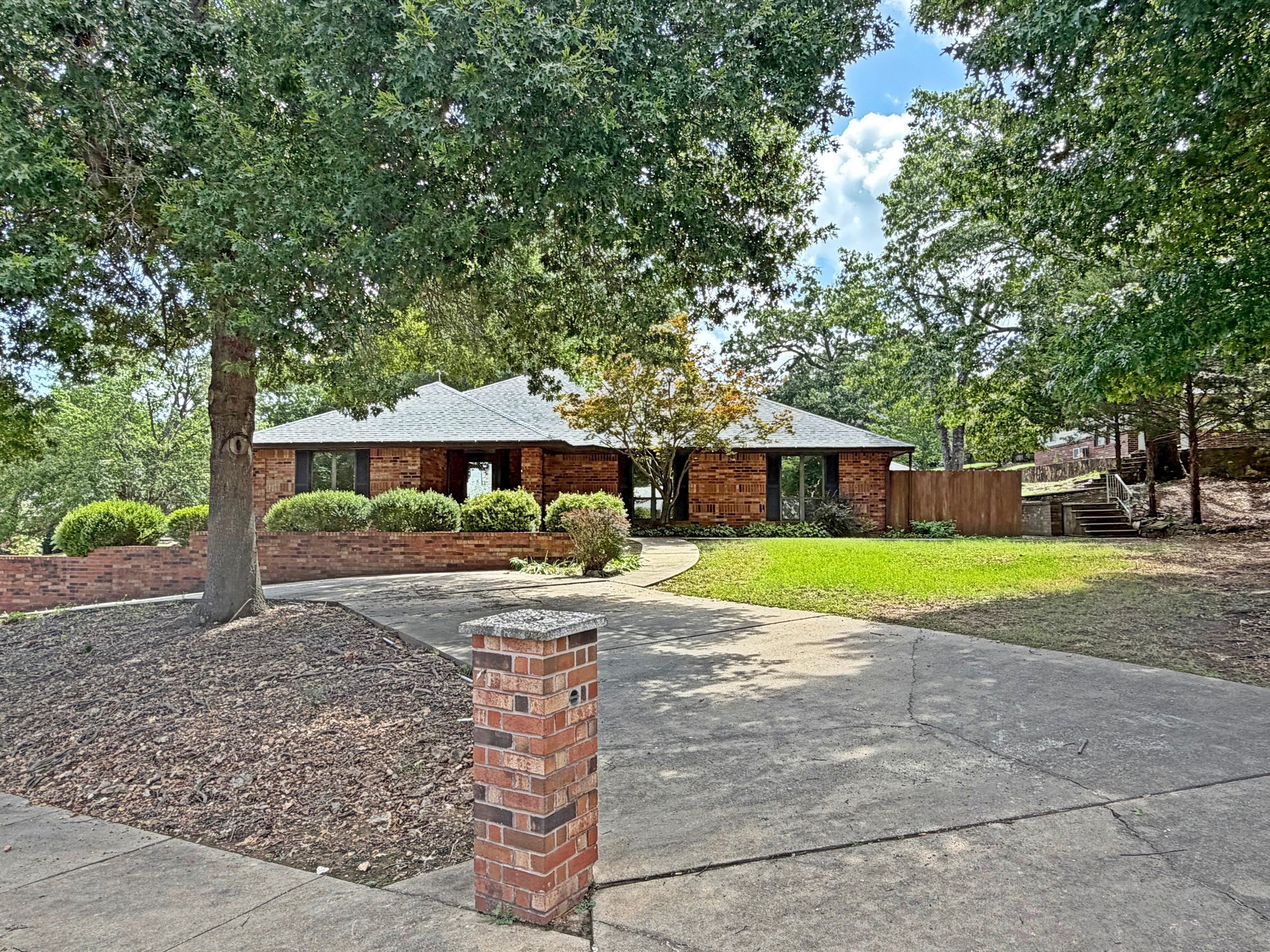 99 Greentree Drive Property Photo 35