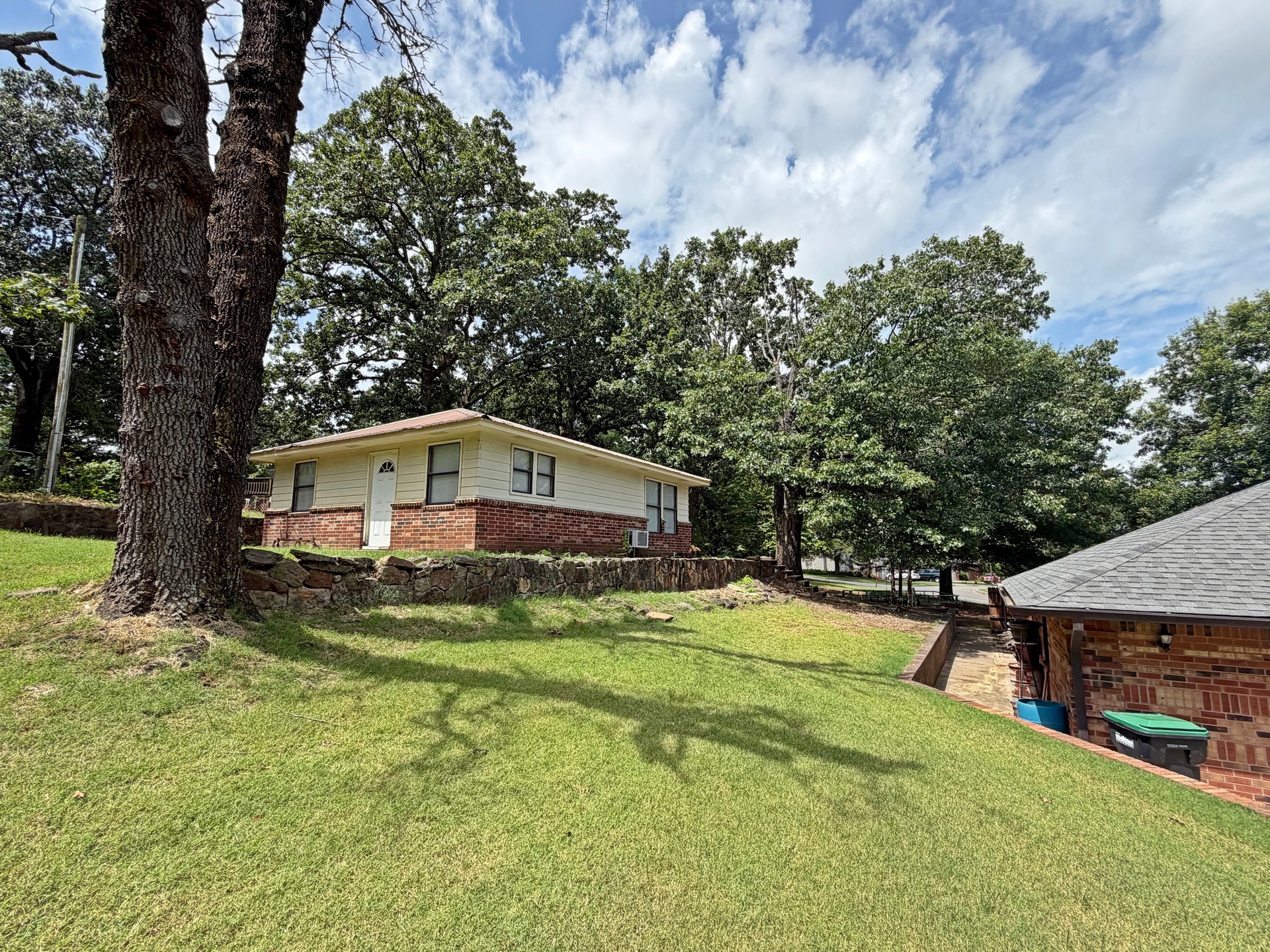 99 Greentree Drive Property Photo 44