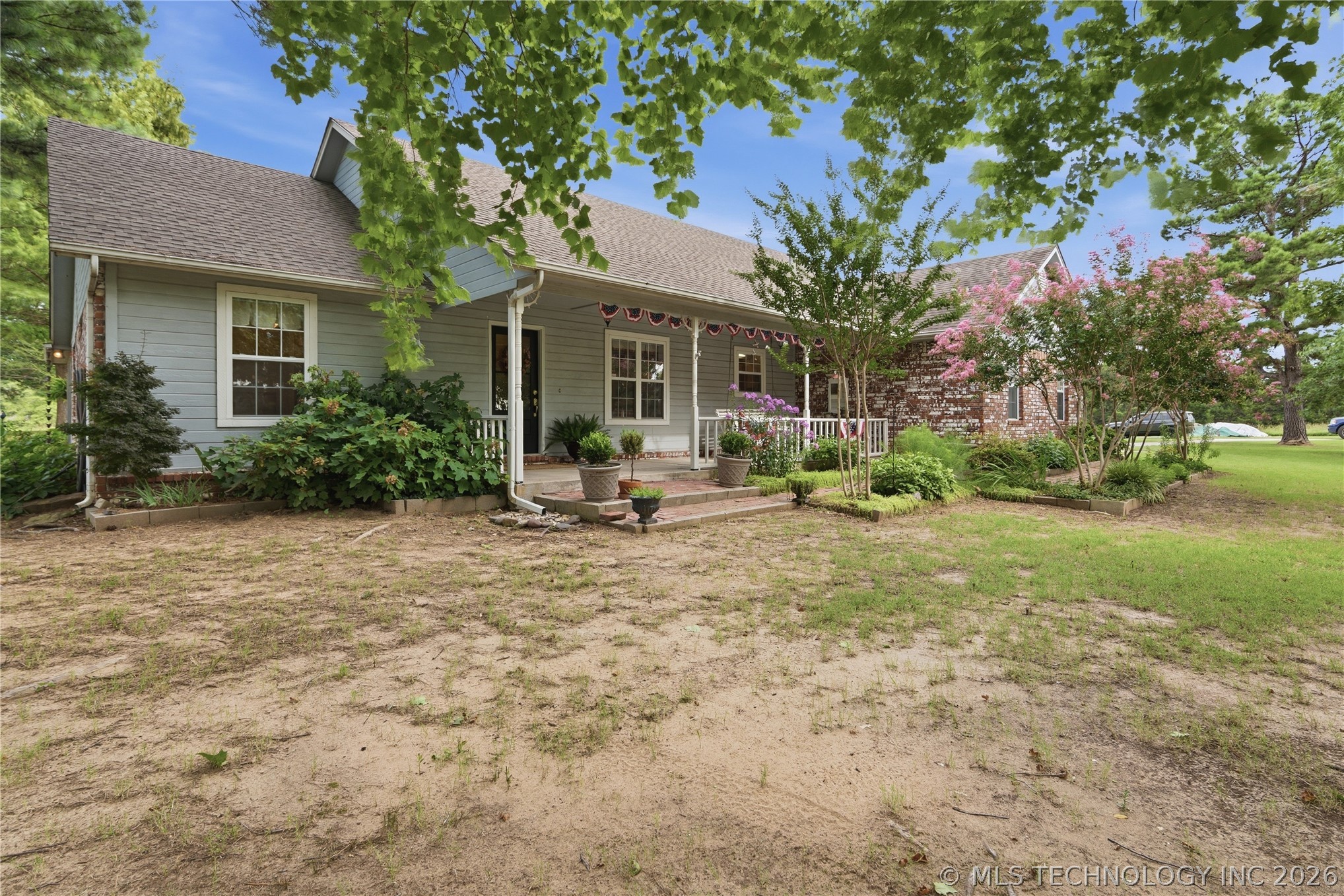6574 S 85th Street E Property Photo 2