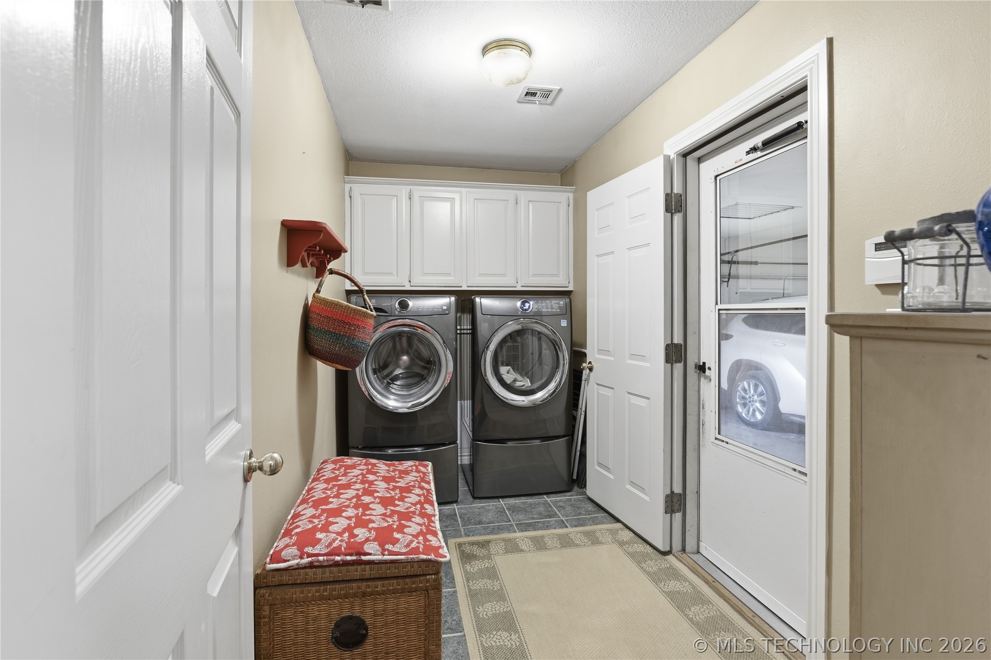 6574 S 85th Street E Property Photo 20