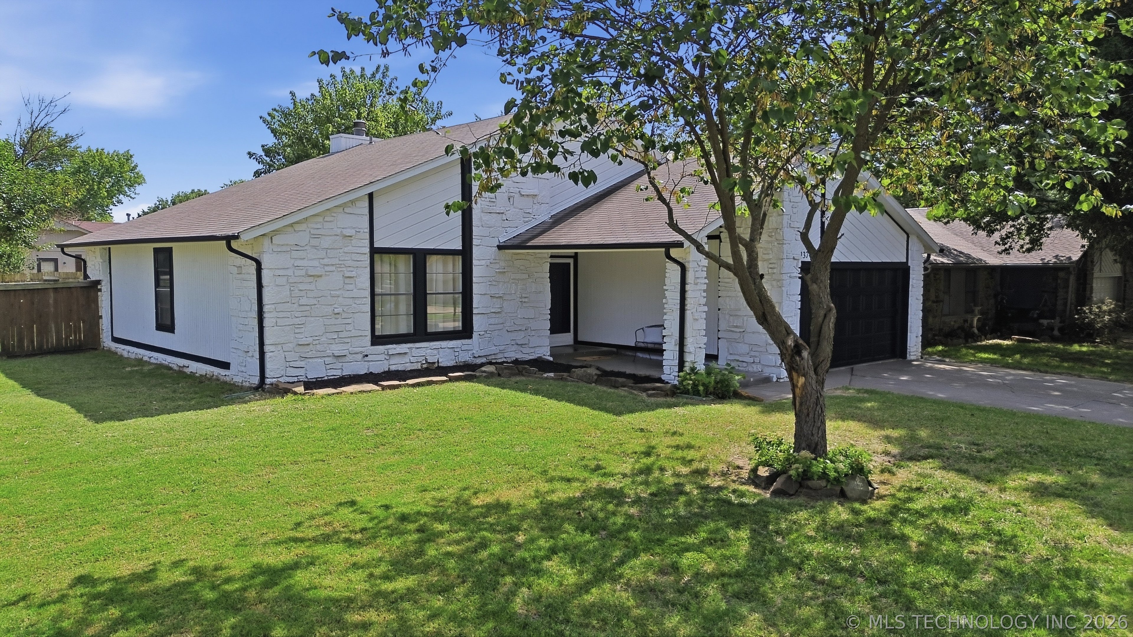 1370 E 139th Place Property Photo 2