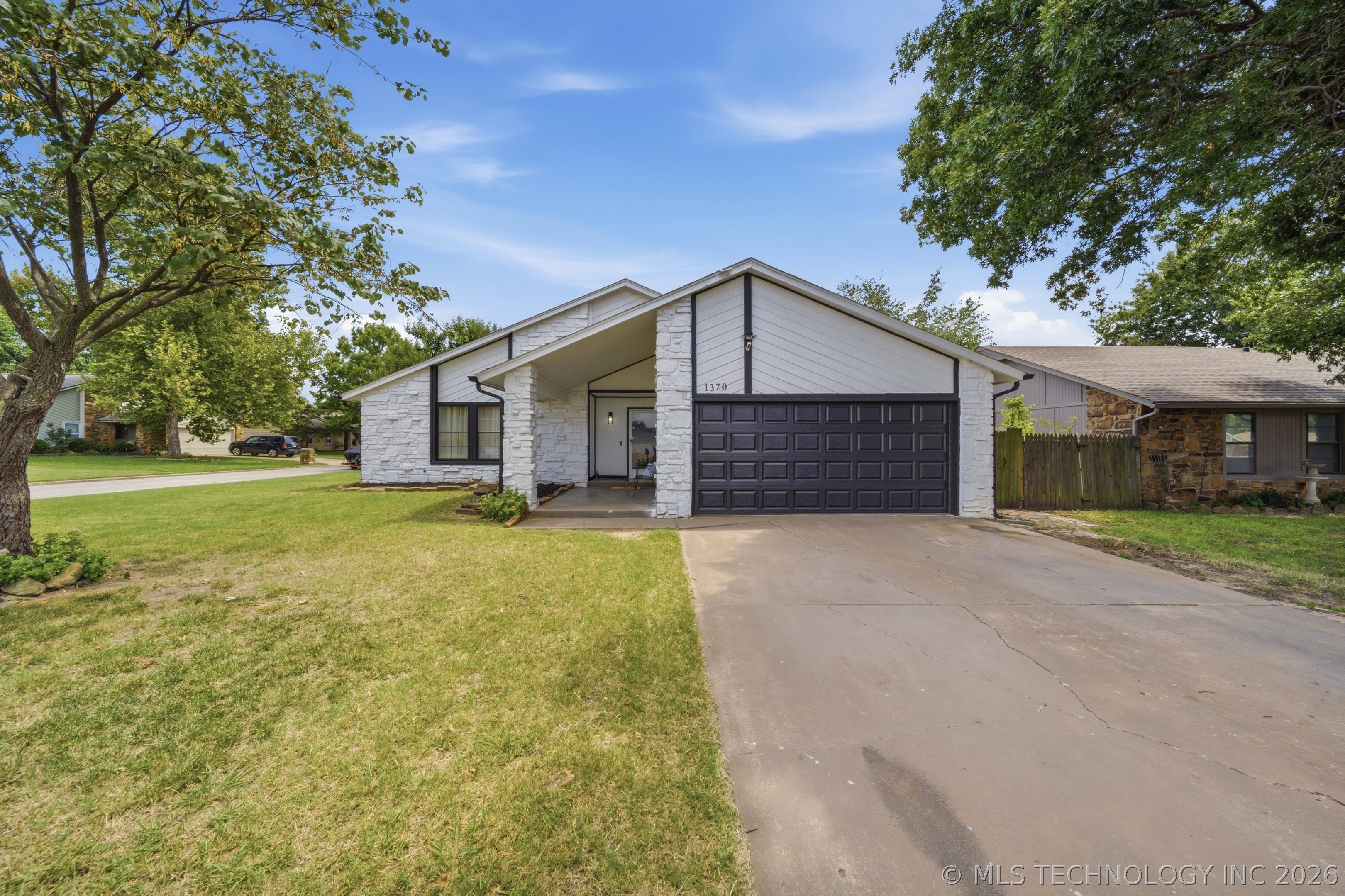 1370 E 139th Place Property Photo 4