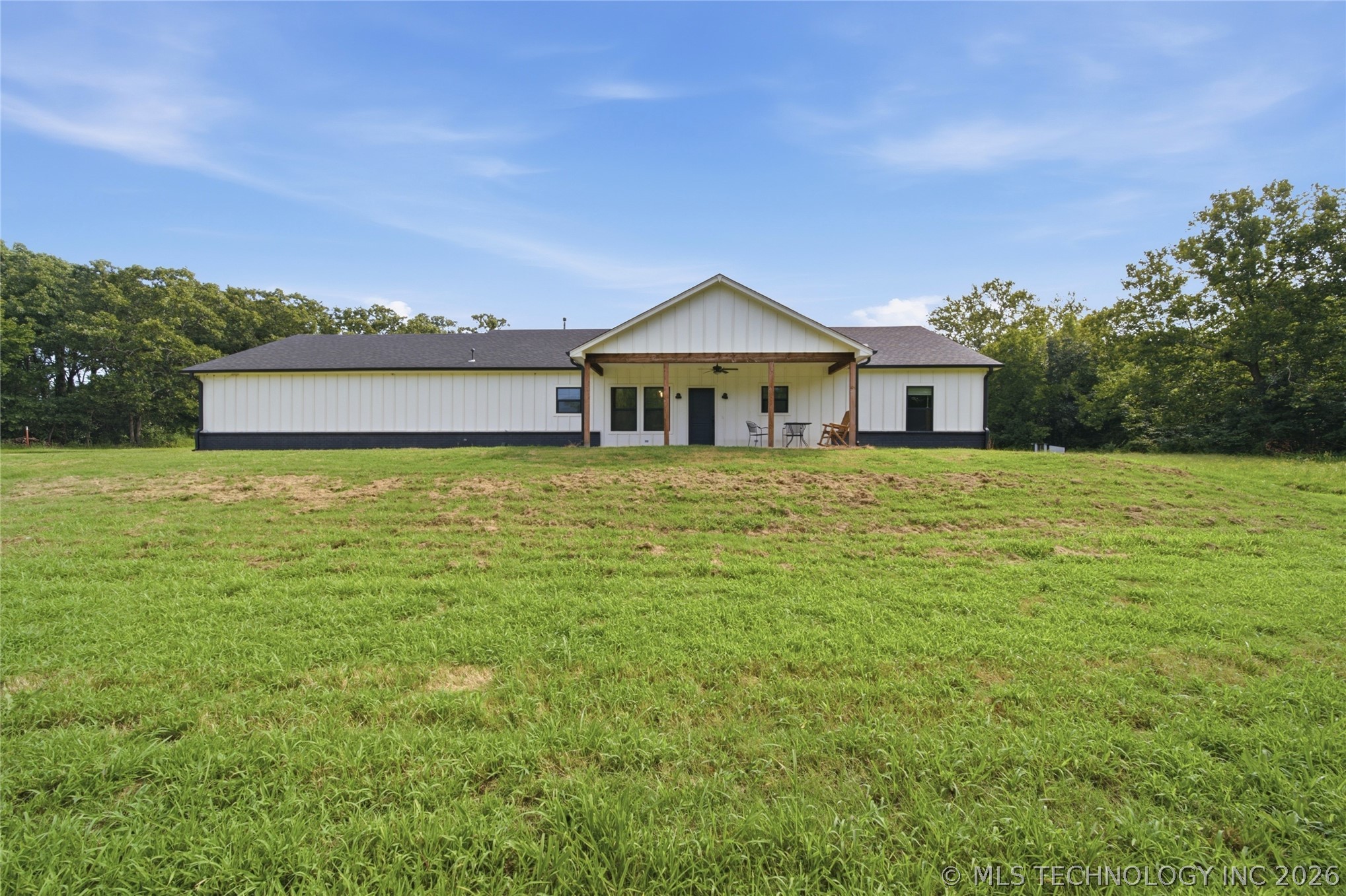 23290 E 320 Road Property Photo 1