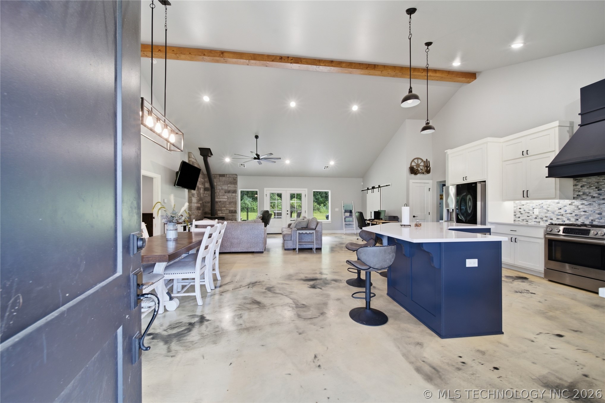 23290 E 320 Road Property Photo 4