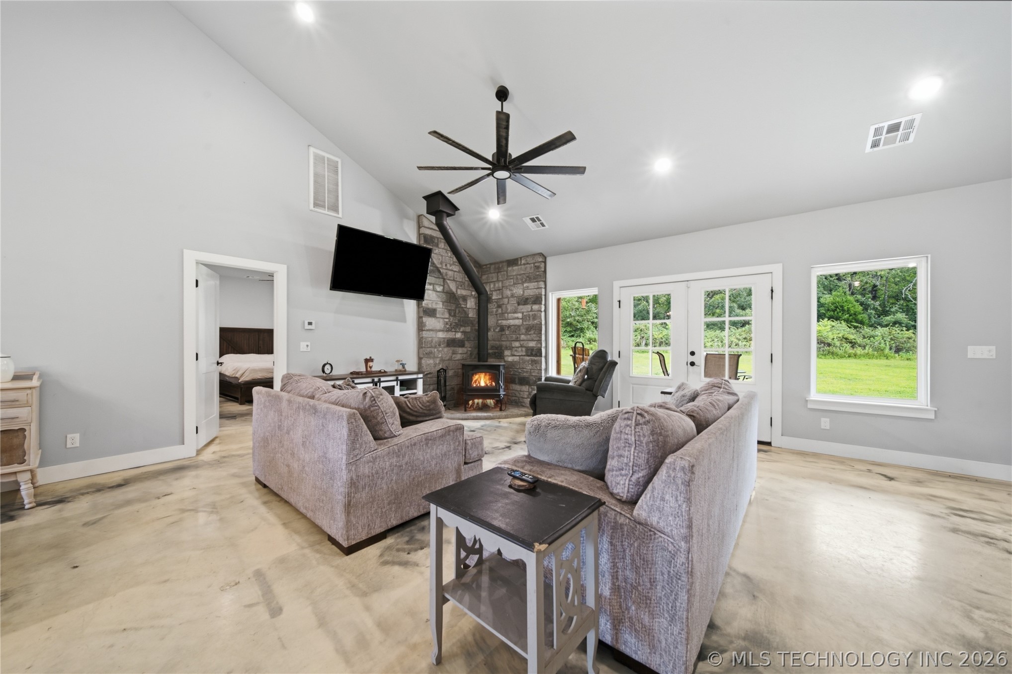 23290 E 320 Road Property Photo 5
