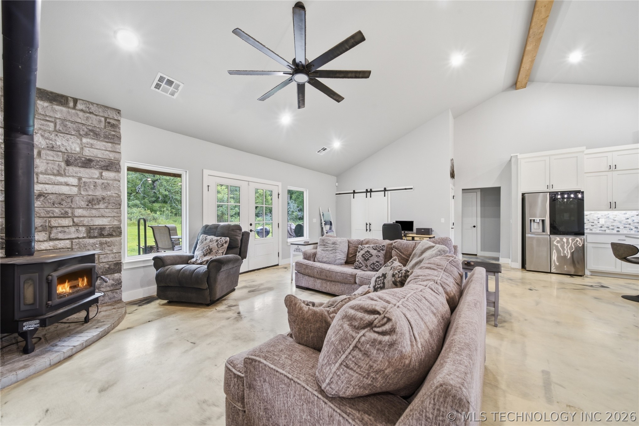 23290 E 320 Road Property Photo 6