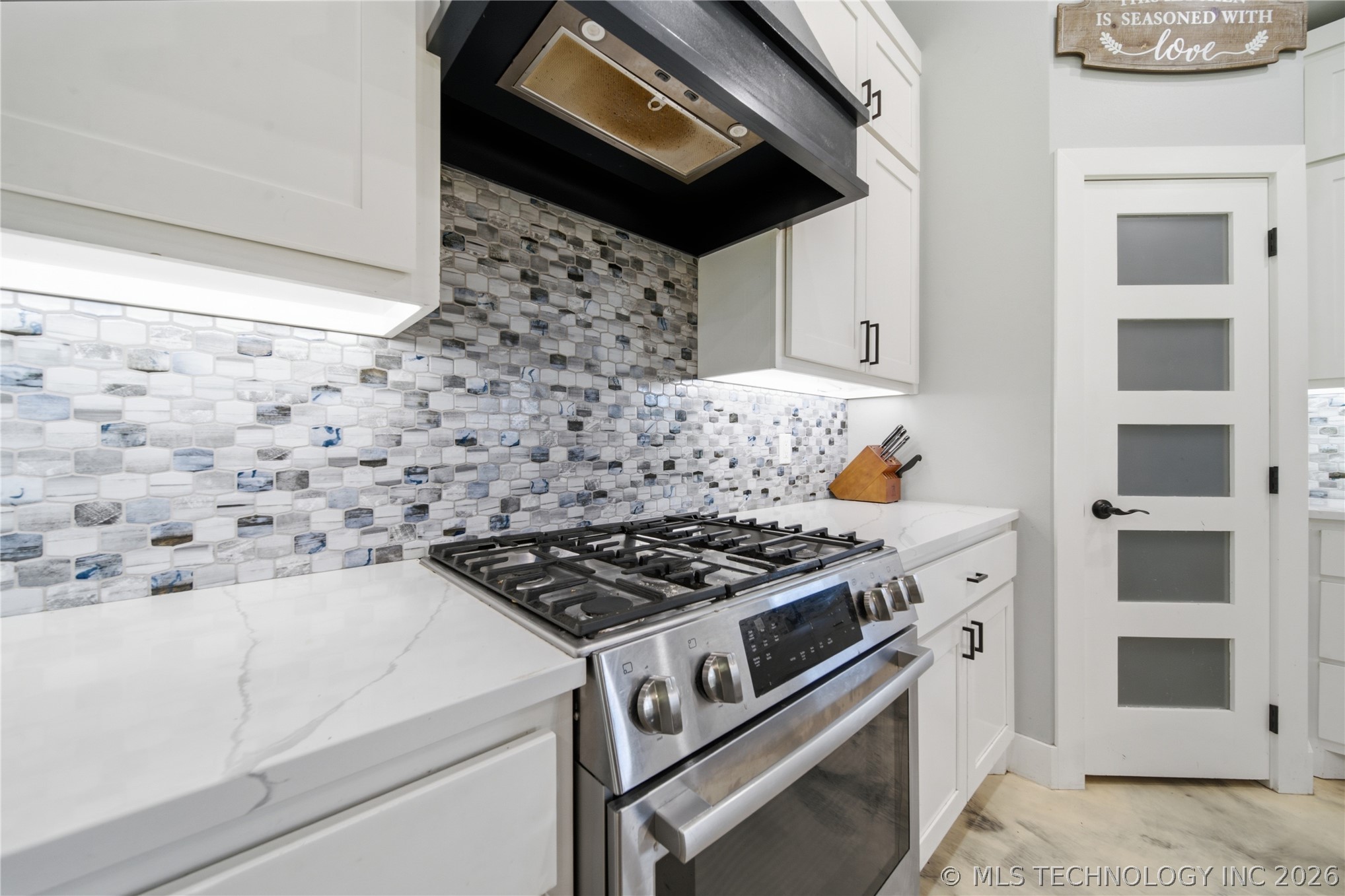 23290 E 320 Road Property Photo 10
