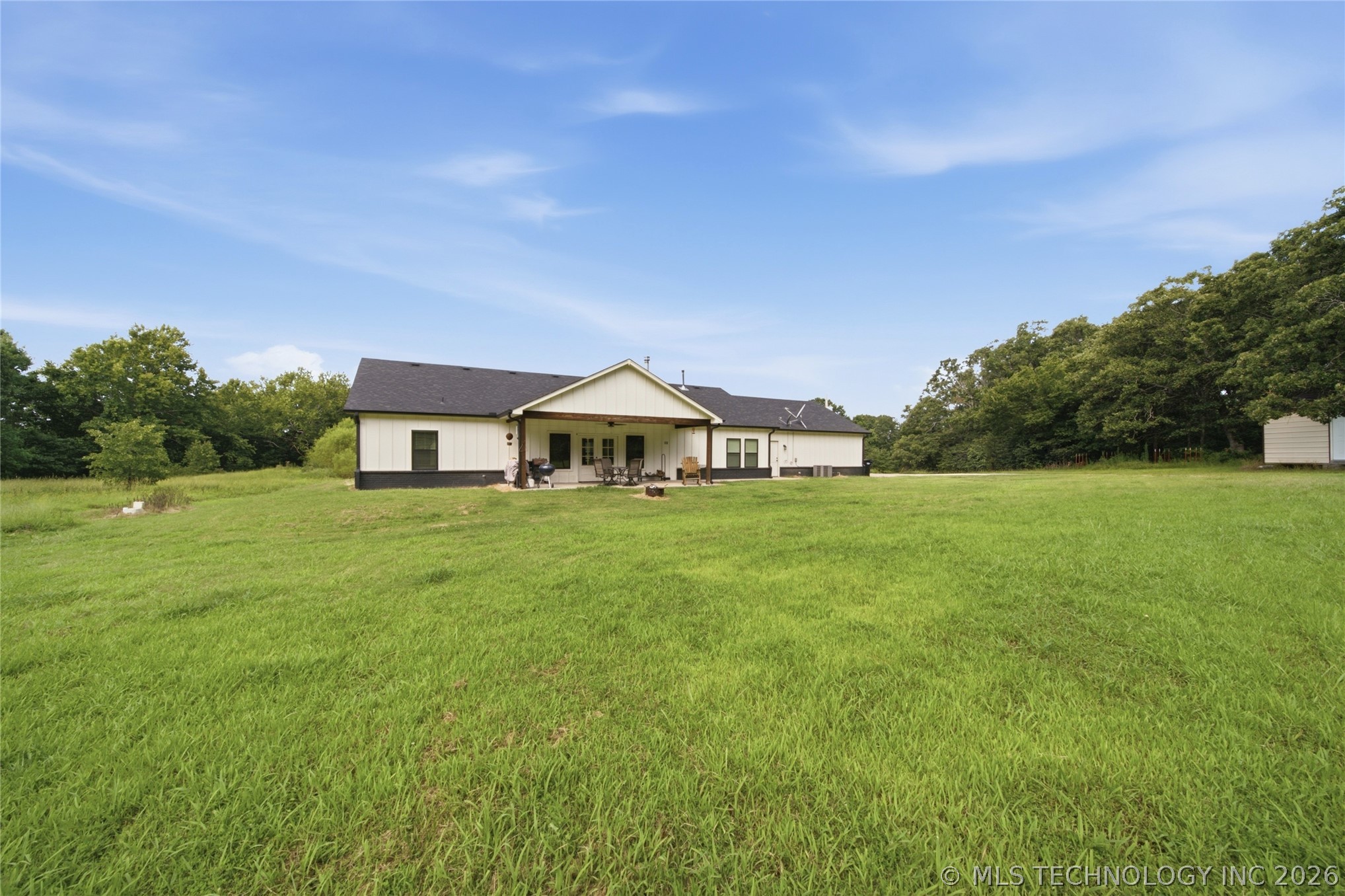 23290 E 320 Road Property Photo 23