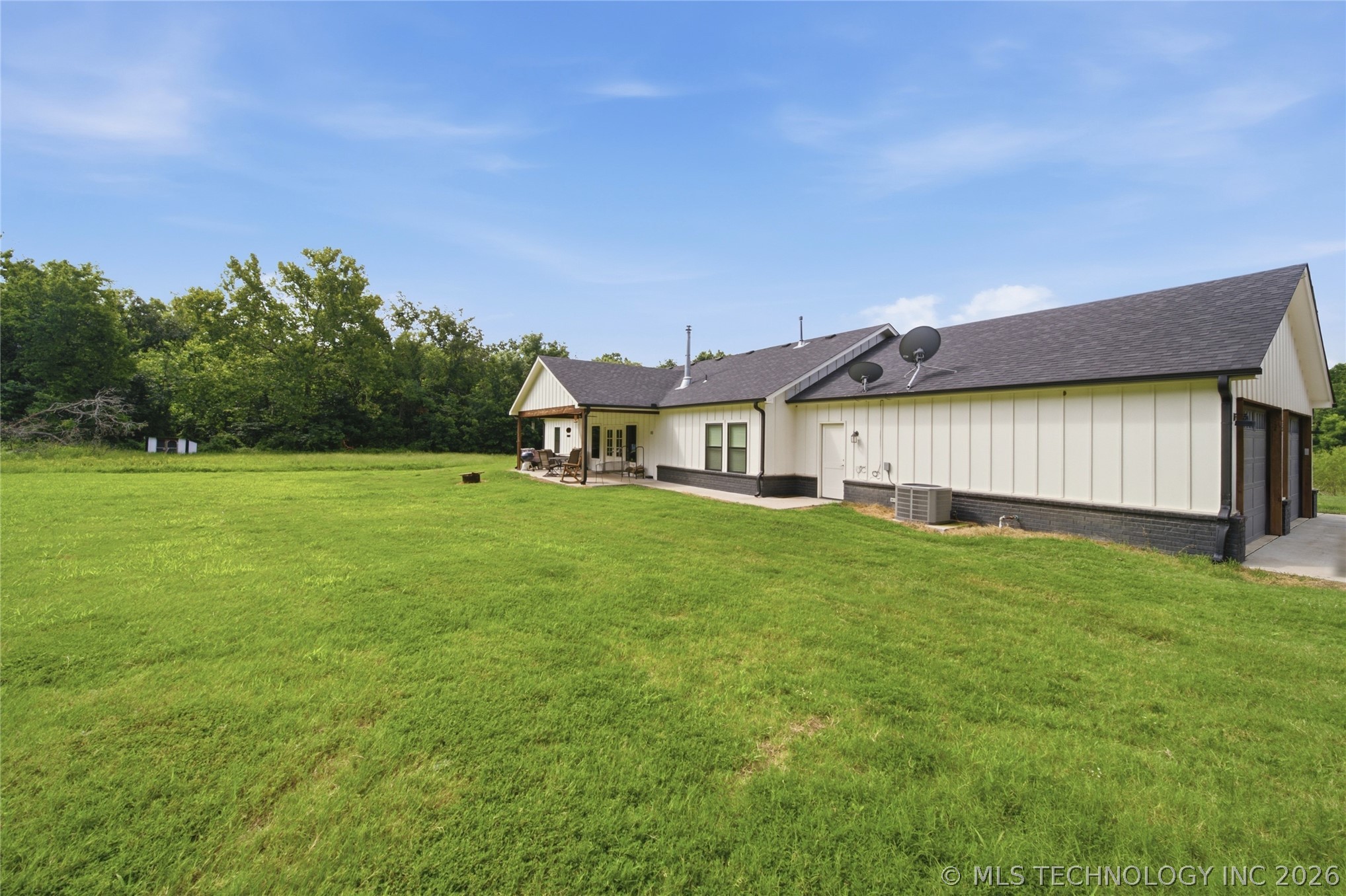 23290 E 320 Road Property Photo 24