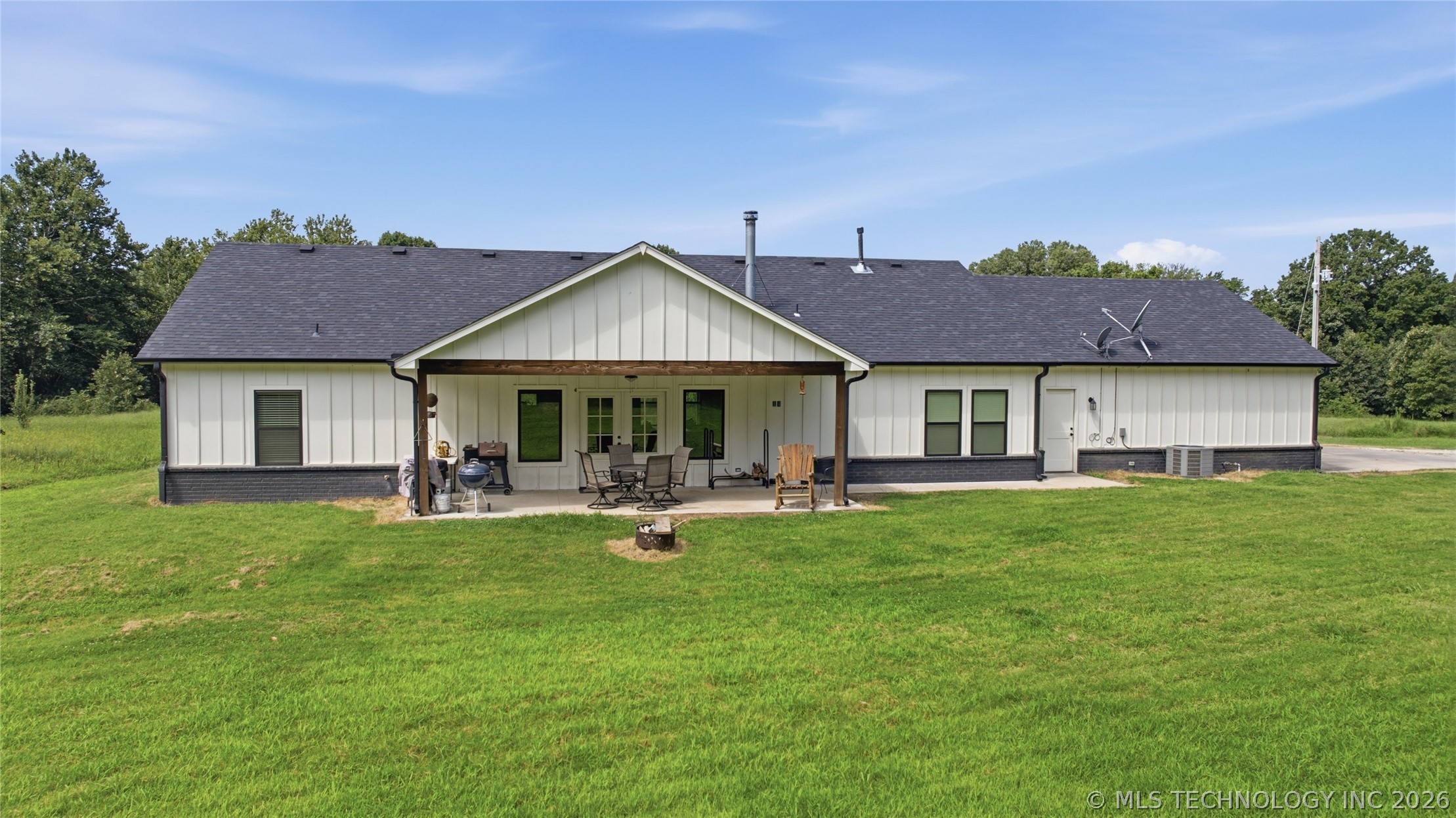 23290 E 320 Road Property Photo 25