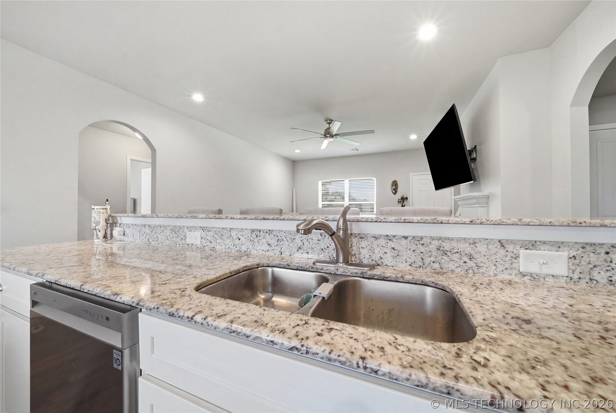 1204 E Richmond Street Property Photo 7