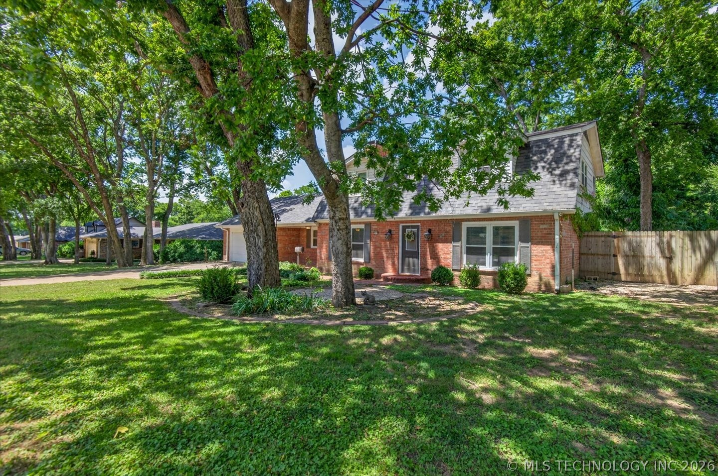 2612 Se Quail Place Property Photo 2
