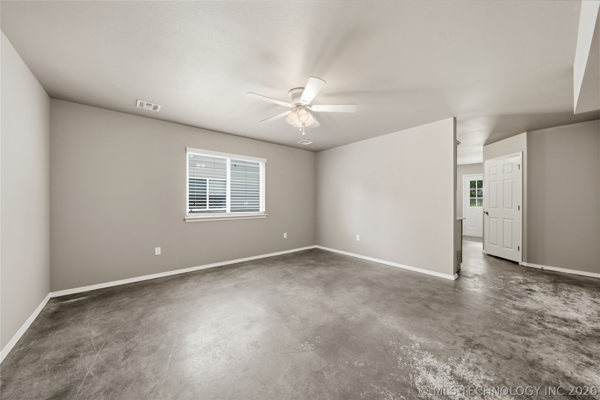 1411 W Haskell Street Property Photo 4