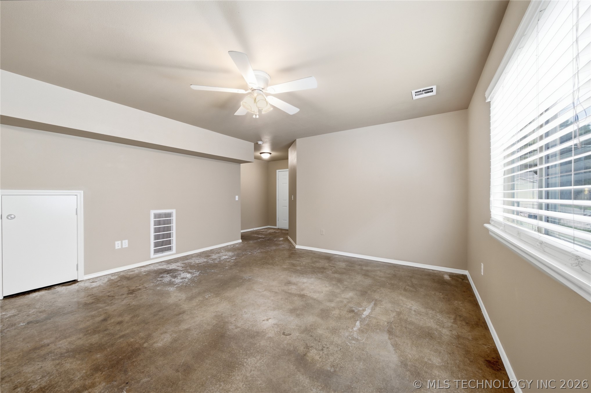 1411 W Haskell Street Property Photo 5