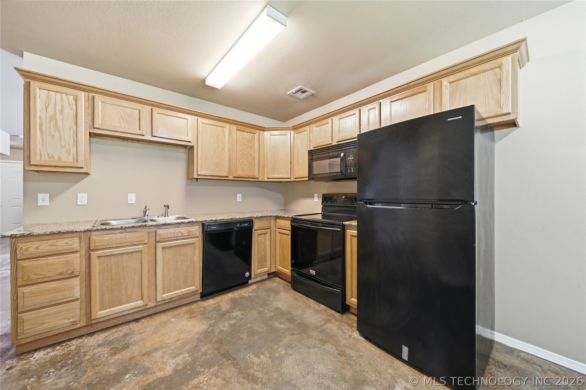 1411 W Haskell Street Property Photo 6