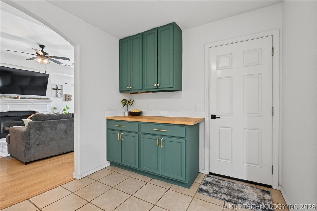 63 W Fairlane Drive Property Photo 13