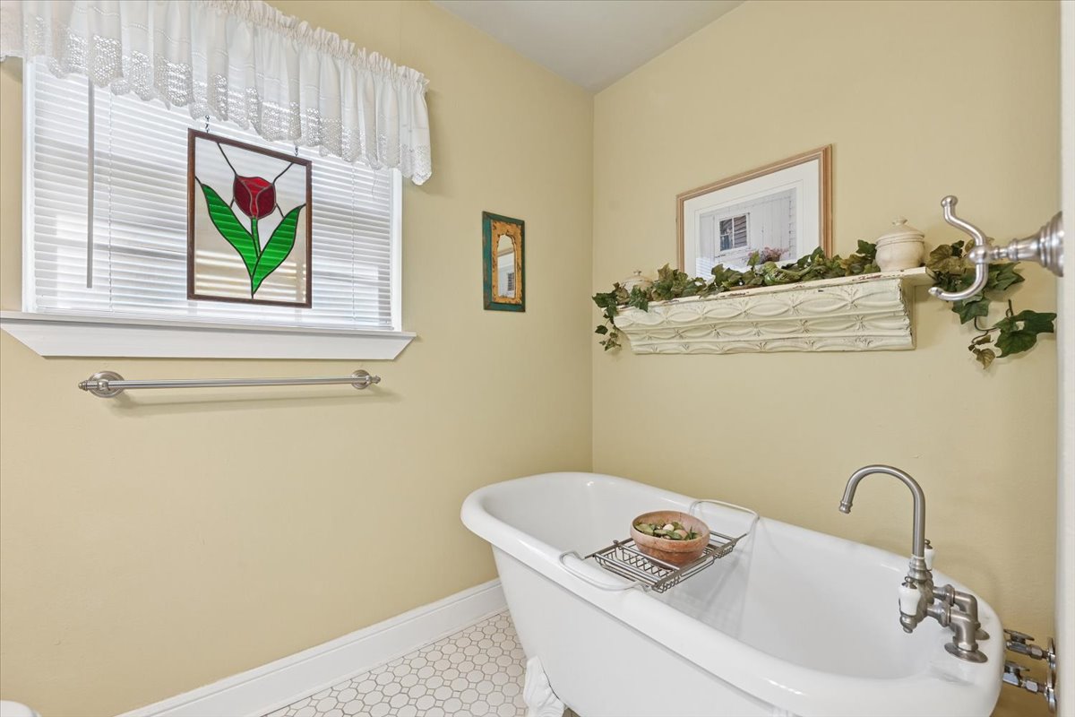 2115 E 17th Place Property Photo 29