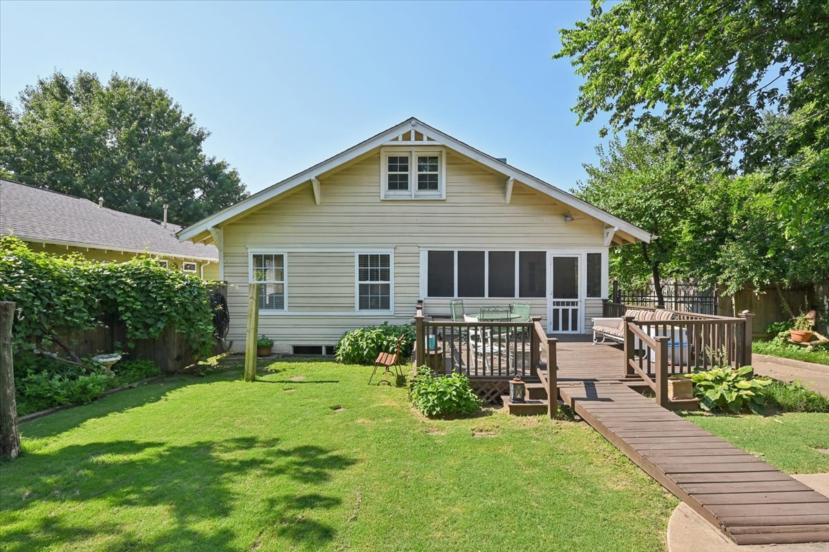 2115 E 17th Place Property Photo 38