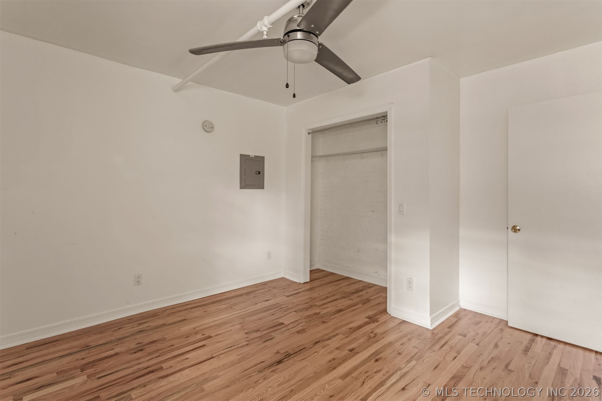 1520 E 17th Street E Property Photo 22