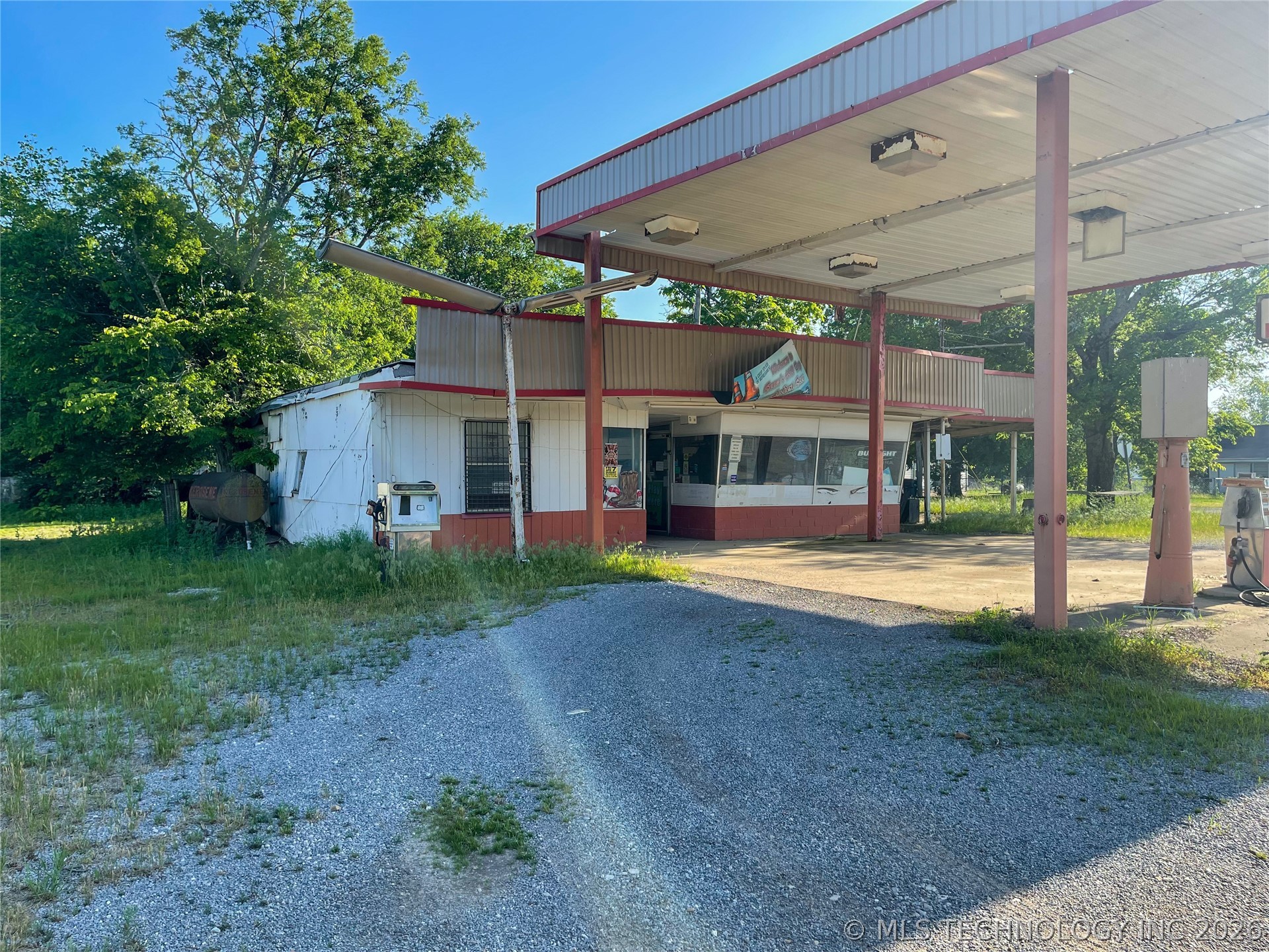 804 E Main Street Property Photo 2