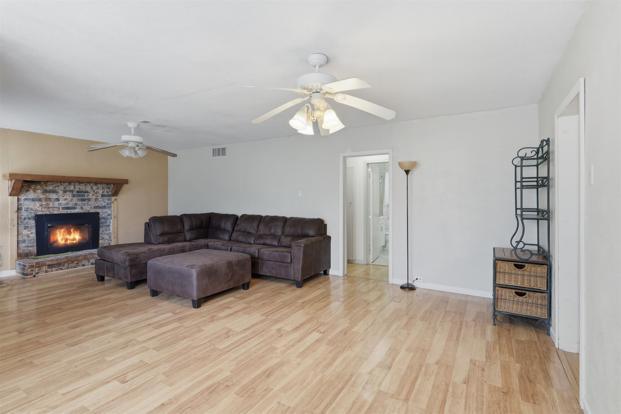 1020 W Willow Street Property Photo 7