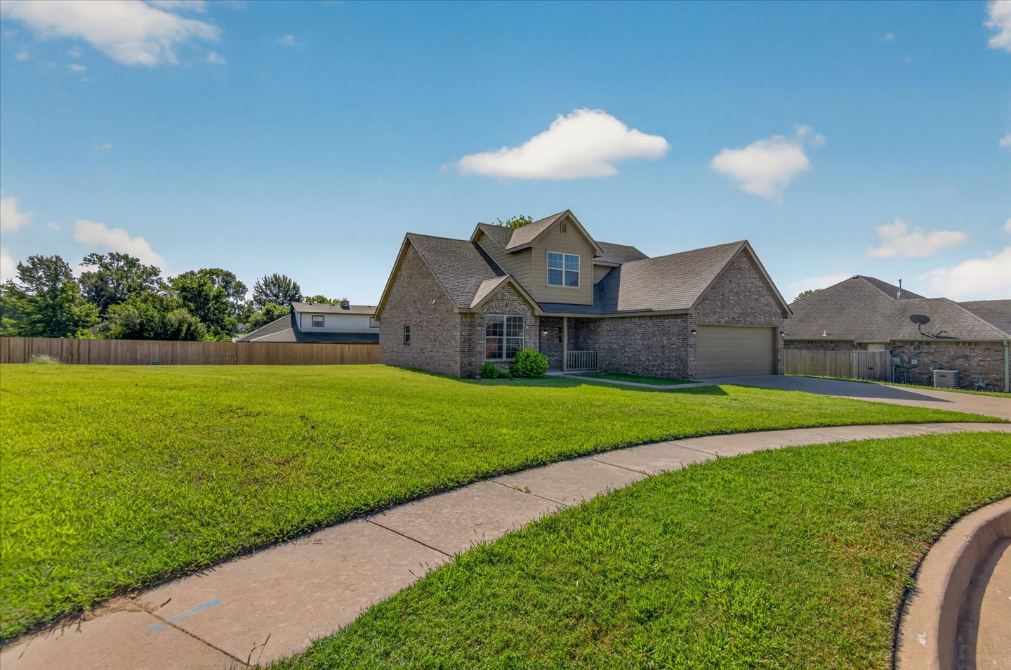1908 Barnett Court Property Photo 4