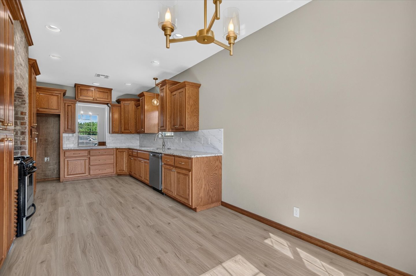 1908 Barnett Court Property Photo 13
