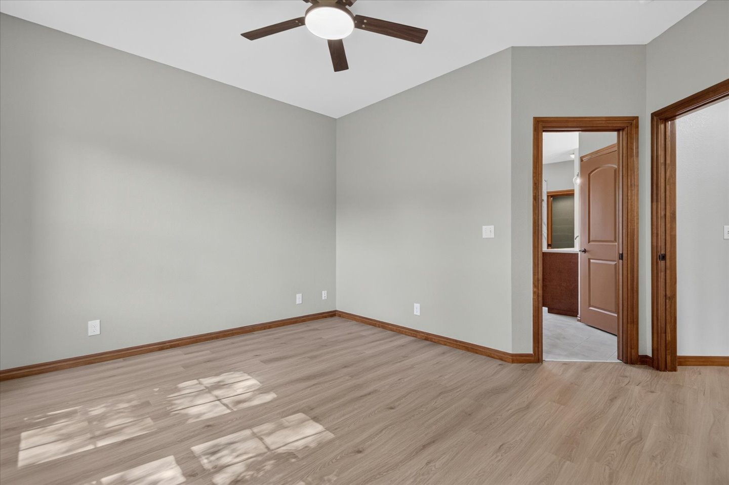 1908 Barnett Court Property Photo 20