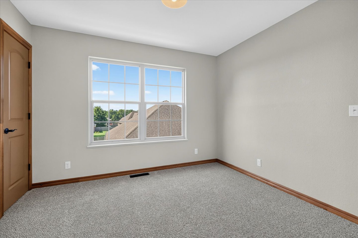 1908 Barnett Court Property Photo 28
