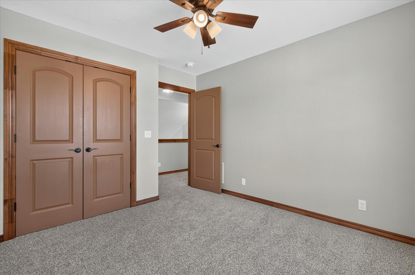 1908 Barnett Court Property Photo 33