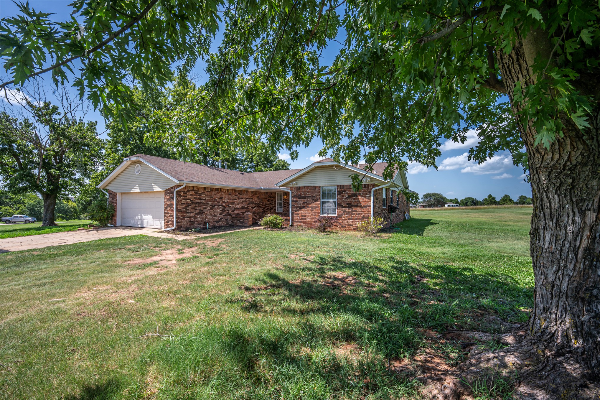103 E Lakeview Court Property Photo 1